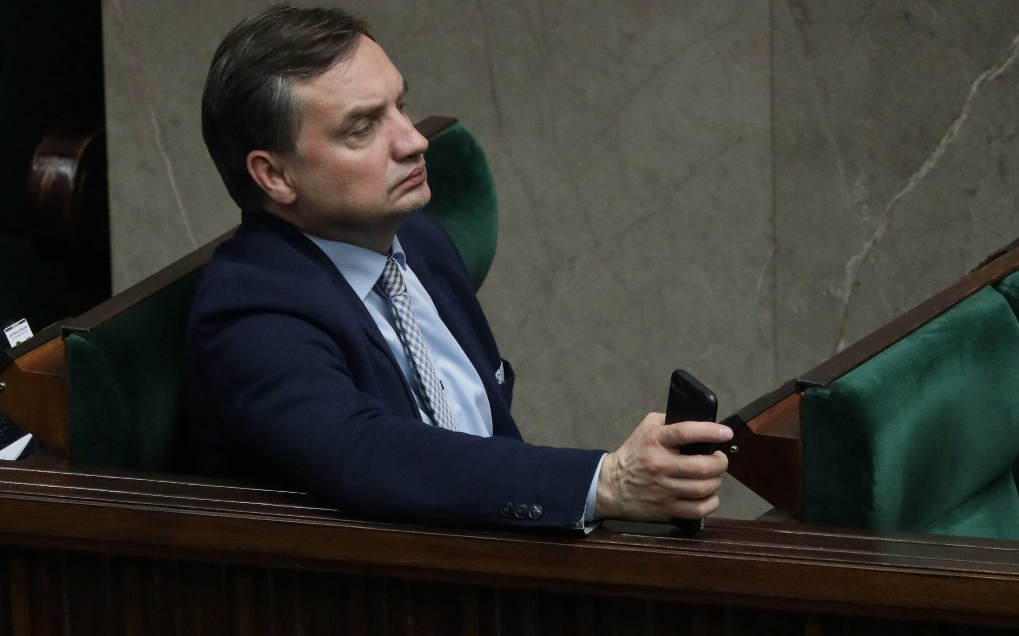 28.05.2020 Warszawa , ul. Wiejska , Sejm . Premier rzadu PiS Mateusz Morawiecki i minister sprawiedliwisci Zbigniew Ziobro podczas debaty nad odwolaniem wicepremiera Jacka Sasina ( za wydrukowanie 30 milionow kart do glosowania w wyborach ktore sie nie odbyly ) . Drugi dzien 12. posiedzenia Sejmu IX Kadencji .
Fot. Slawomir Kaminski / Agencja Gazeta