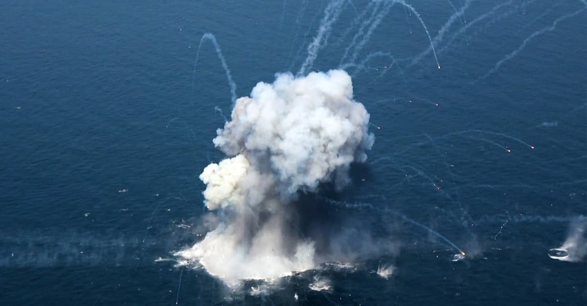 Iran Strikes US Bases in Bahrain and Kuwait After US Hits Iraq
