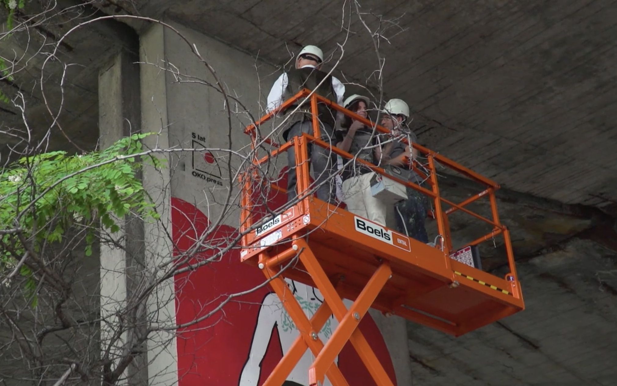 Grafika do artykułu Mural na 5. urodziny OKO.press