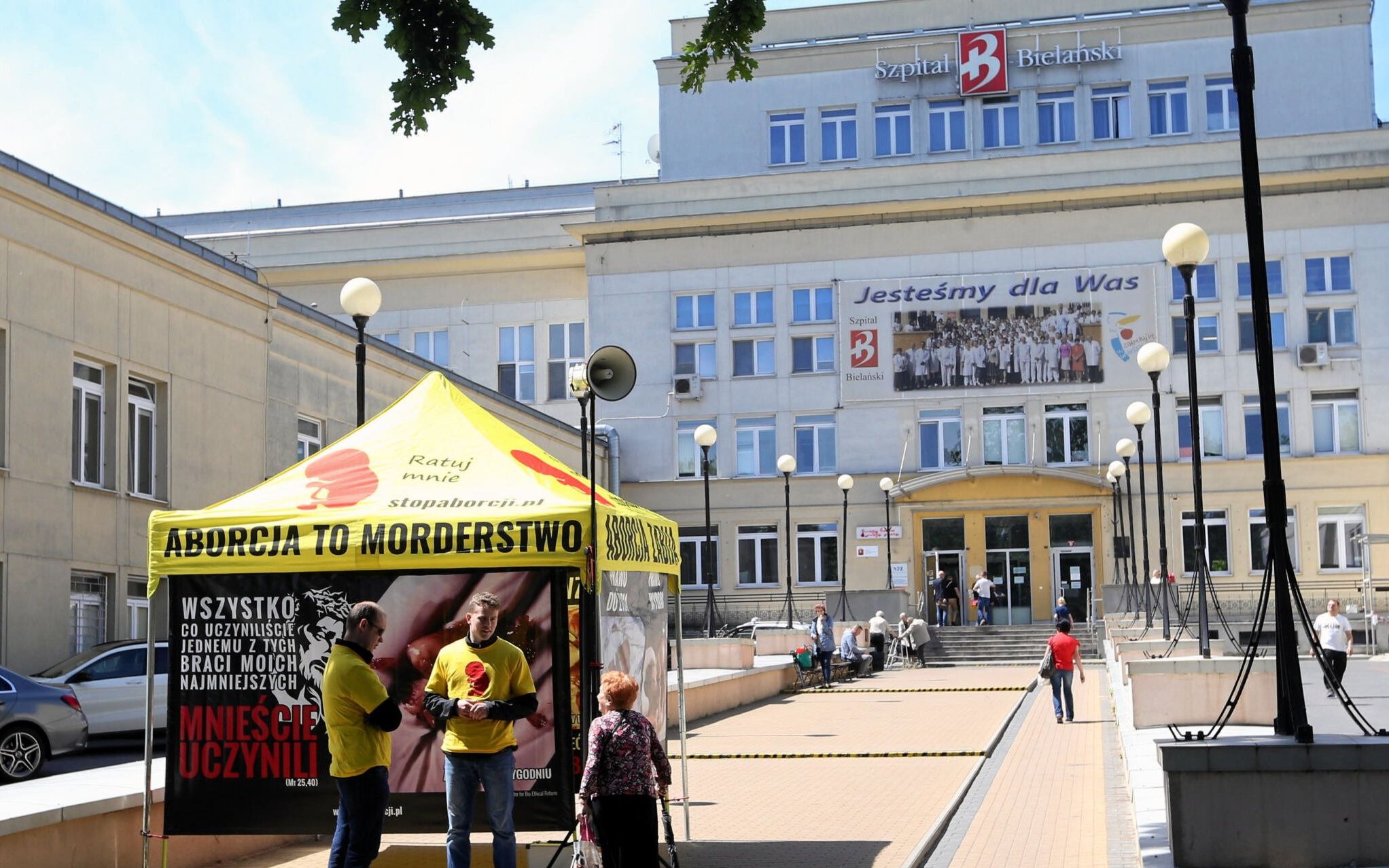 30.05.2019  Warszawa . Namiot antyaborcyjny przed szpitalem Bielanskim . 
Fot. Kuba Atys / Agencja Gazeta