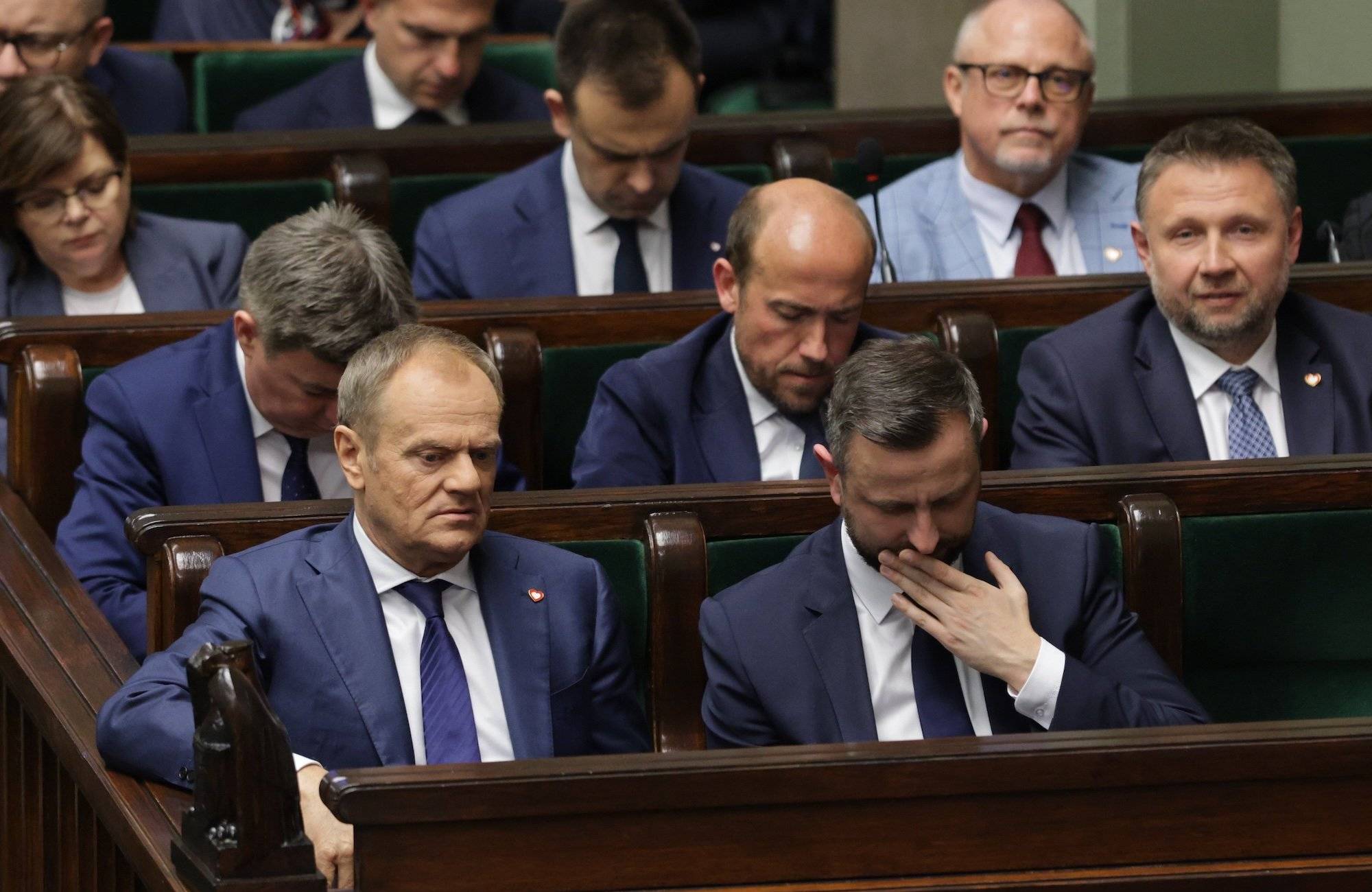 Donald Tusk i członkowie jego rządu w sejmowych ławach