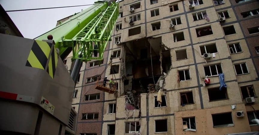Zmasowany atak Rosjan na Ukrainę. W Dnieprze zburzony blok mieszkalny – nie mniej niż 3 ofiary