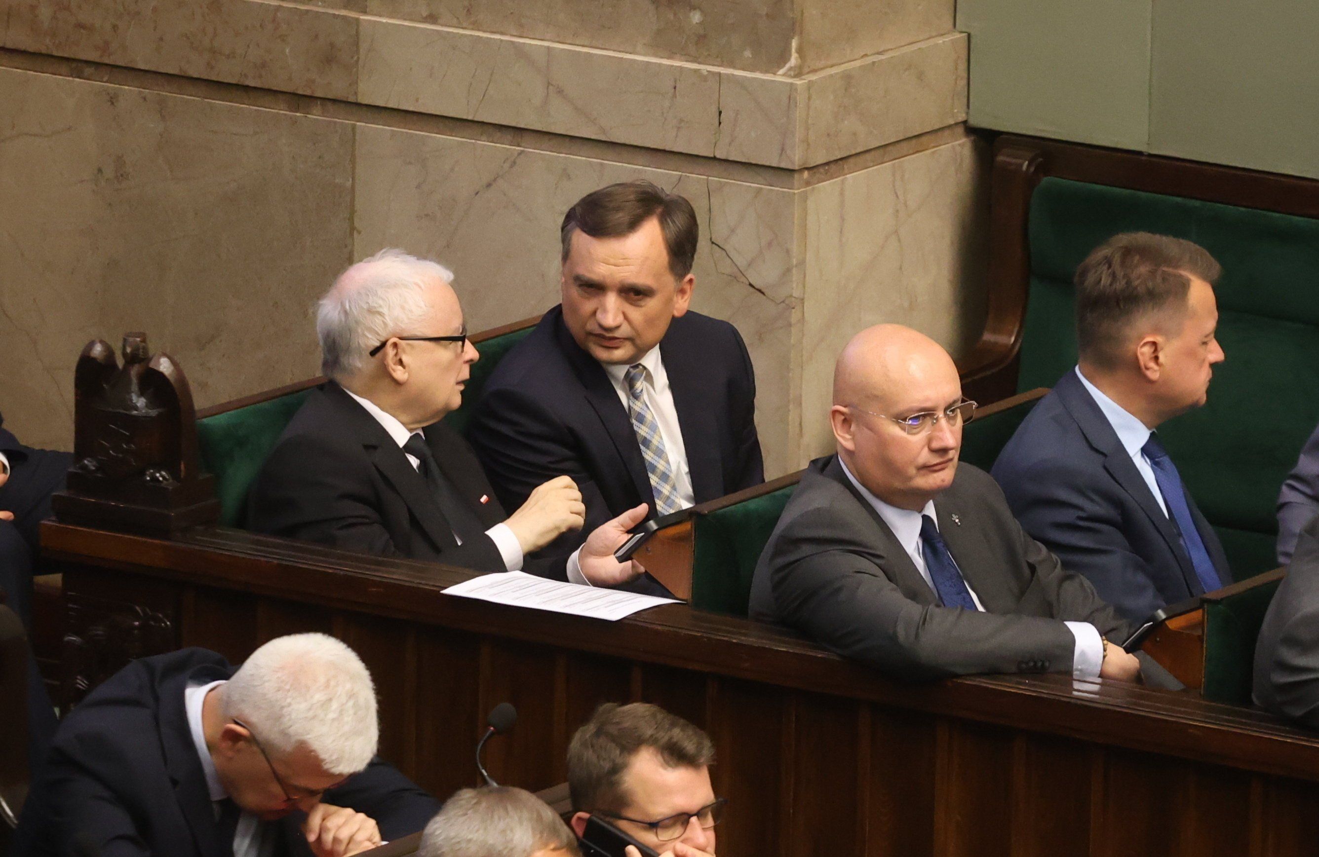 kaczyński i ziobro w sejmowych ławach