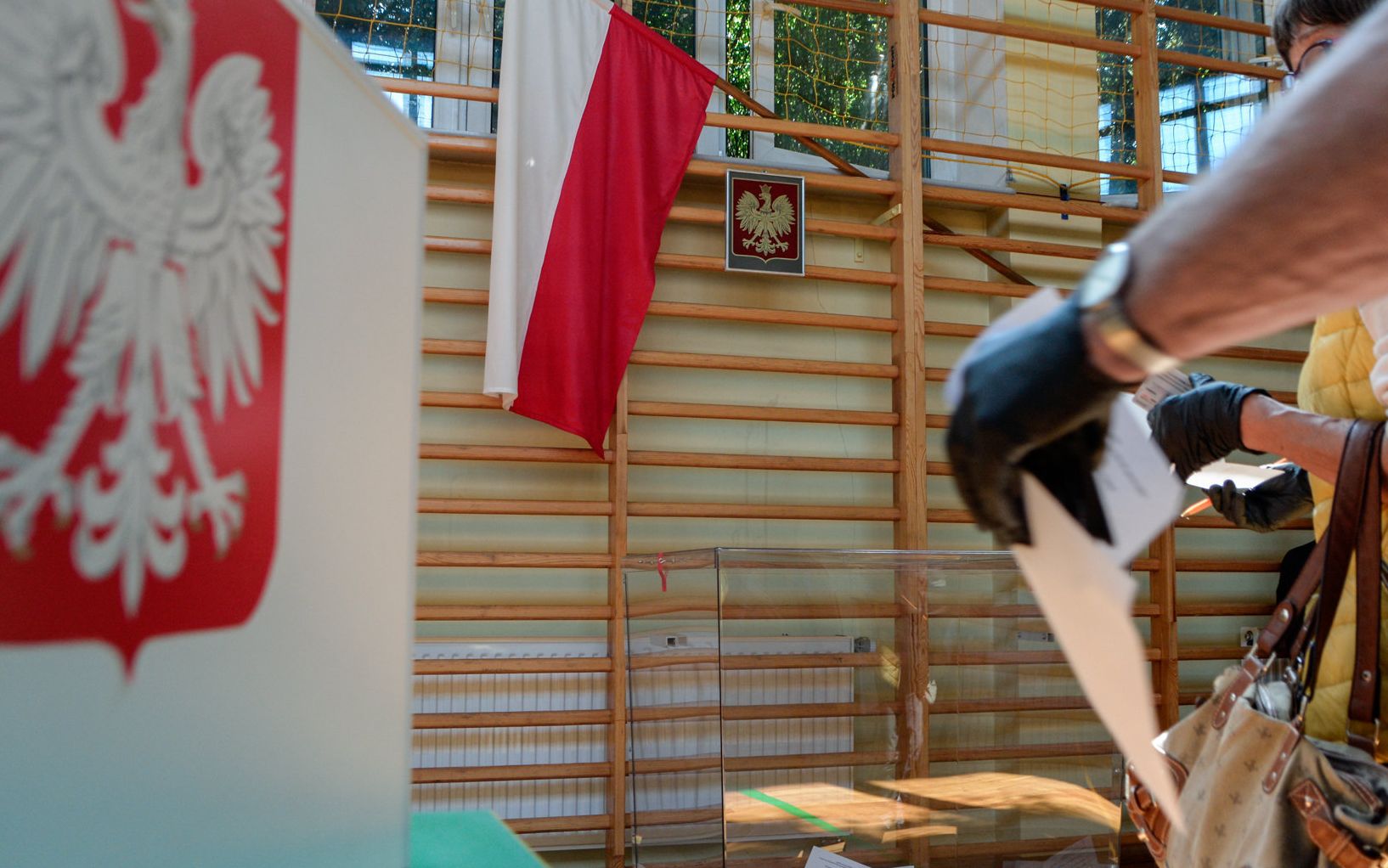 28.06.2020 Konopnica . Szkola Podstawowa imienia Kardynala Stefana Wyszynskiego . Wybory Prezydenckie 2020 . Komisja wyborcza . 
Poland's presidential election , first round . 
Wybory prezydenckie 2020 , pierwsza tura .
Fot. Krzysztof Mazur / Agencja Gazeta