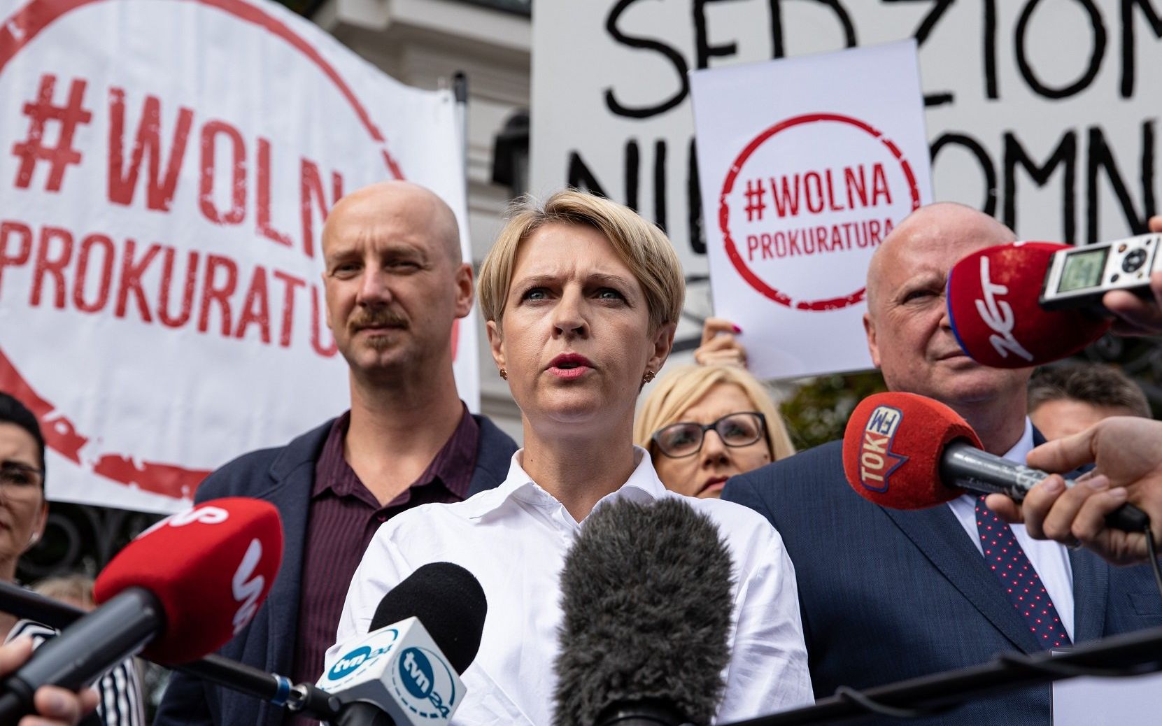 21.08.2019  Warszawa , aleje Ujazdowskie 11 . Sedzia Marta Kozuchowska Warywoda podczas  konferencji prasowej pod Ministestwem Sprawiedliwosci . 
Fot. Dawid Zuchowicz / Agencja Gazeta