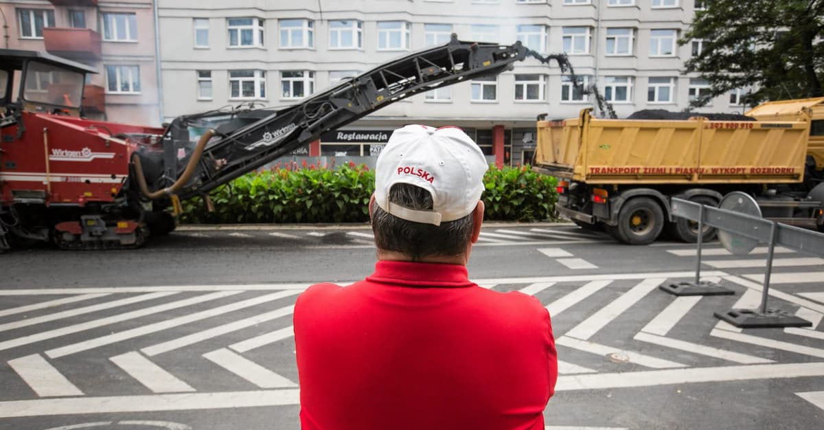 „Polska na dorobku„ jak „Polska w ruinie”. Przez takie myślenie polityków tracimy szanse rozwojowe