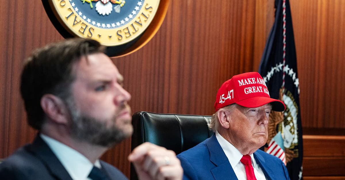 Trump uderza w irański program atomowy. Miał realny powód?