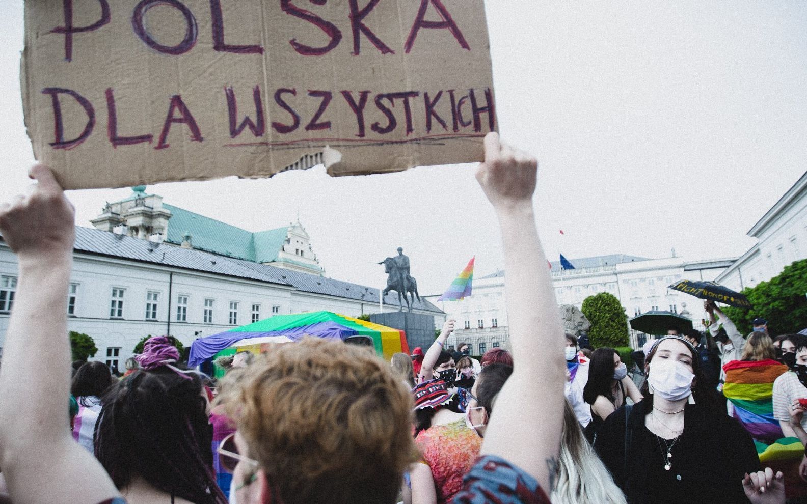 Grafika do artykułu Osoby LGBT, kobiety, osoby z niepełnosprawnościami. Który z kandydatów dba o równe prawa?