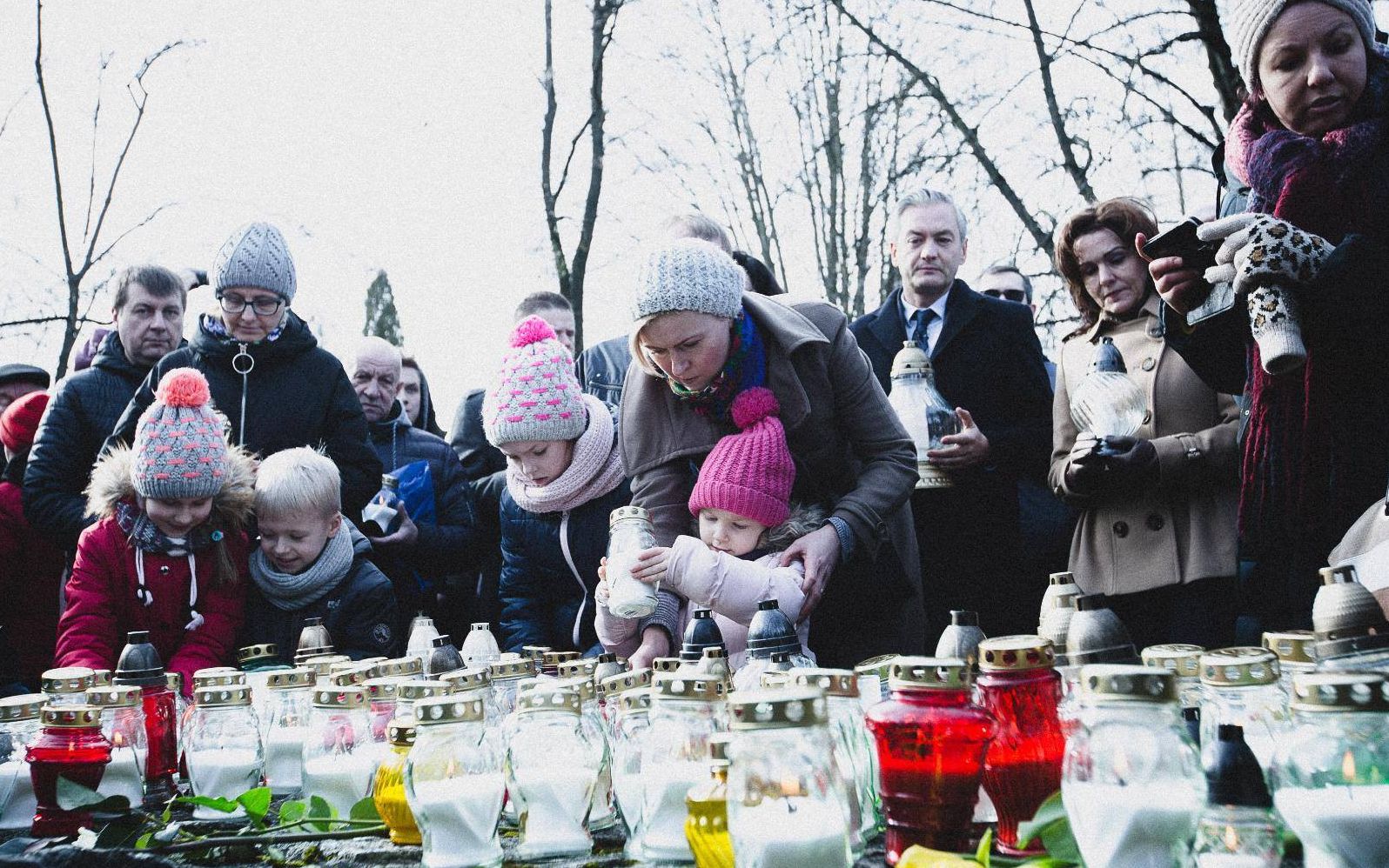 Grafika do artykułu Nacjonaliści chwalili dowódcę oddziału ludobójców, Hajnówka uczciła ofiary