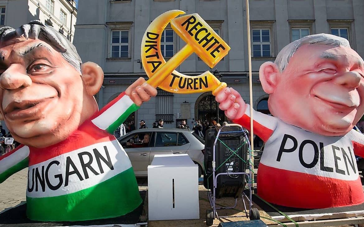 Grafika do artykułu Dr Grabowska-Moroz: Polsce grozi węgierski model przejęcia kontroli nad mediami