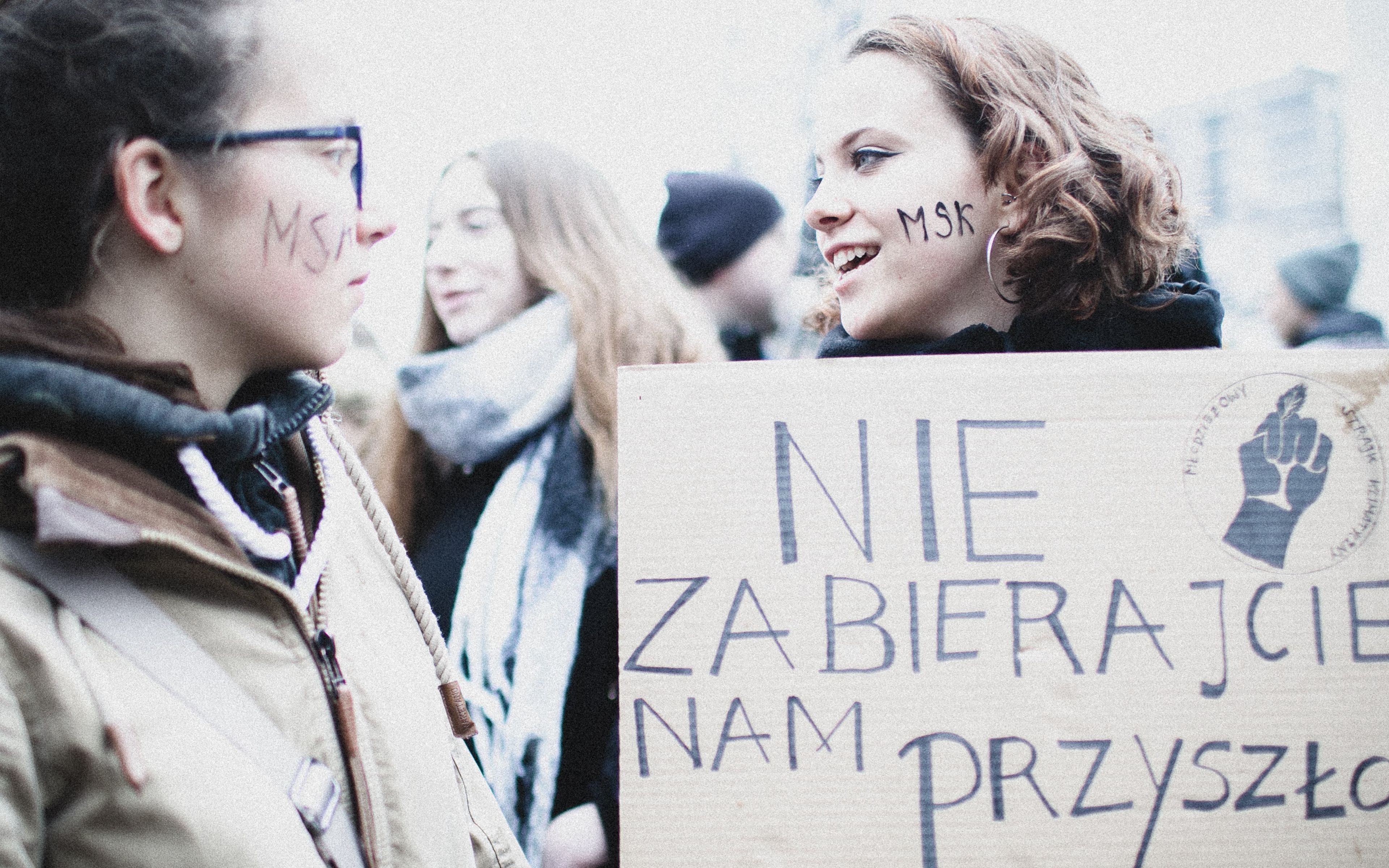 Grafika do artykułu Znów wolno marzyć. I znów trzeba myśleć. Pytamy maturzystów, czy demokracja przetrwa [KONKURS]