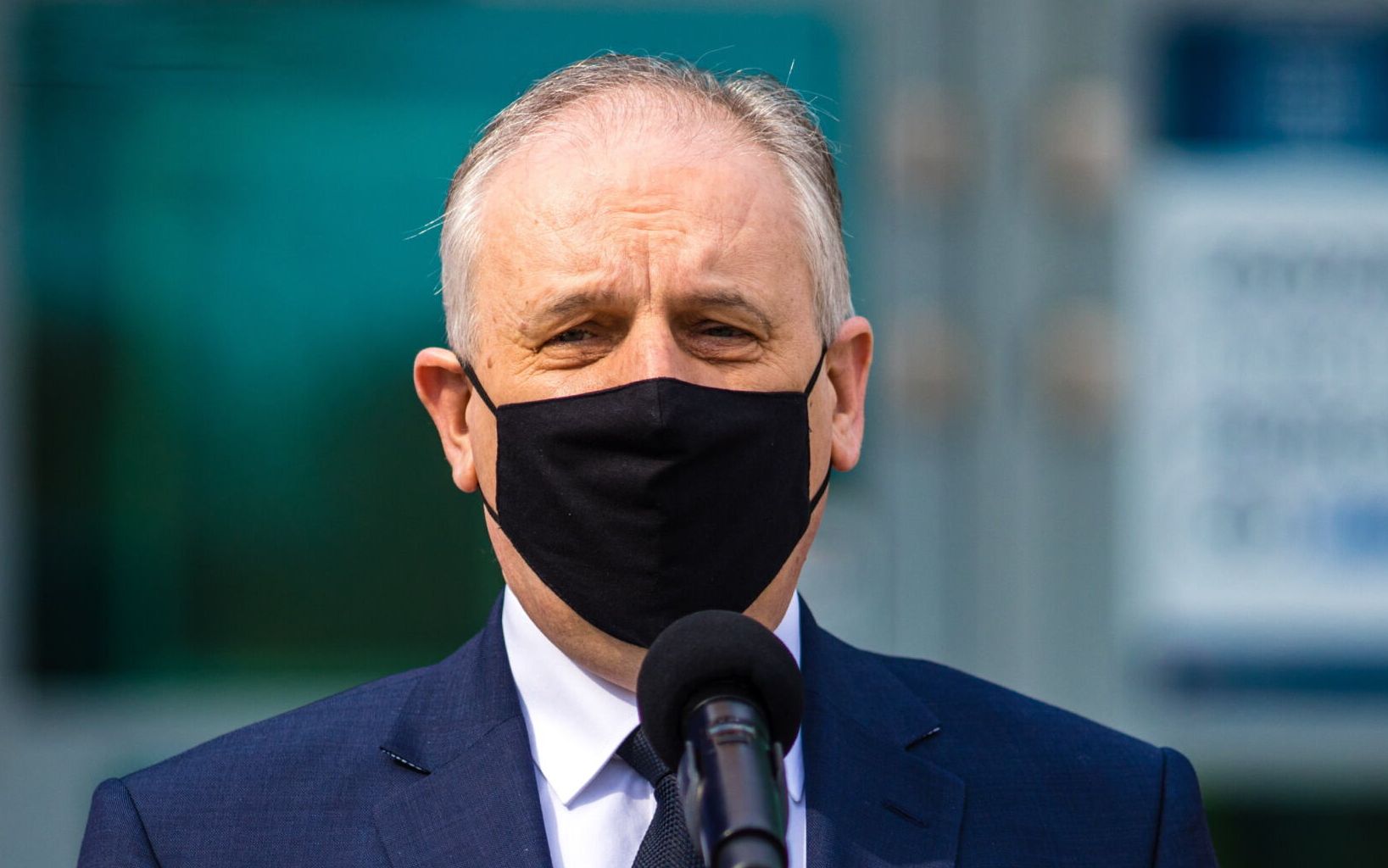 29.04.2021 Gdynia Arena . Punkt Szczepien Powszechnych .
N / Z Wojewoda Pomorski Dariusz Drelich 
Fot. Michal Ryniak / Agencja Gazeta
