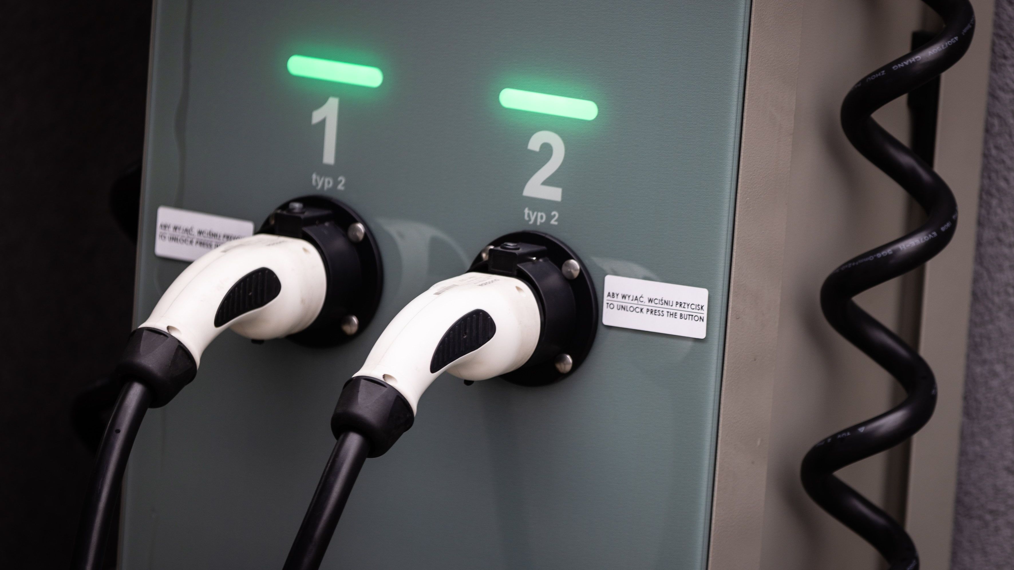 25.04.2023 Krakow , ul. Marii Konopnickiej 17 . Ladowarka do elektrycznych samochodow .
fot. Jakub Wlodek / Agencja Wyborcza.pl