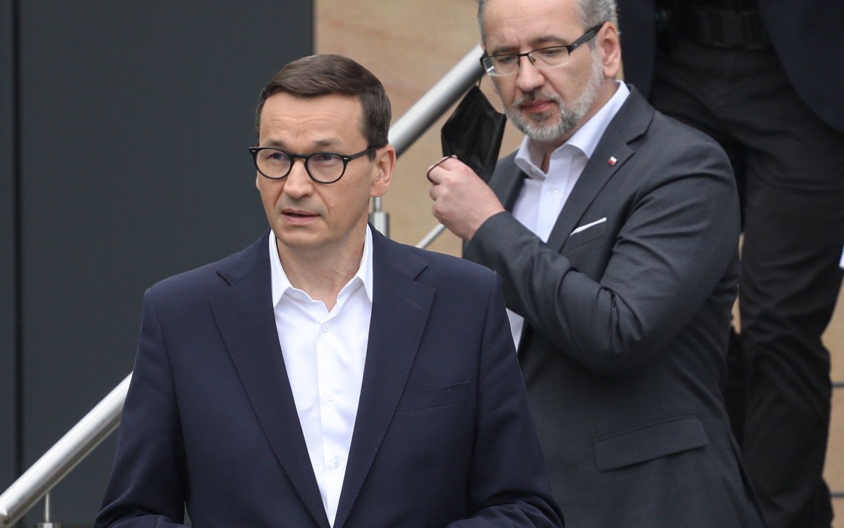 01.07.2021 Raszyn k/Warszawy , ul. Poniatowskiego 21, Centrum Medyczne Judyta . Prezes Rady Ministrow Mateusz Morawiecki (l) , minister zdrowia Adam Niedzielski (2l) , prezes Centrum Medycznego Judyta Zbigniew Figat (p) podczas inauguracji programu „ Profilaktyka 40 PLUS ”.
Fot. Maciek Jazwiecki / Agencja Gazeta