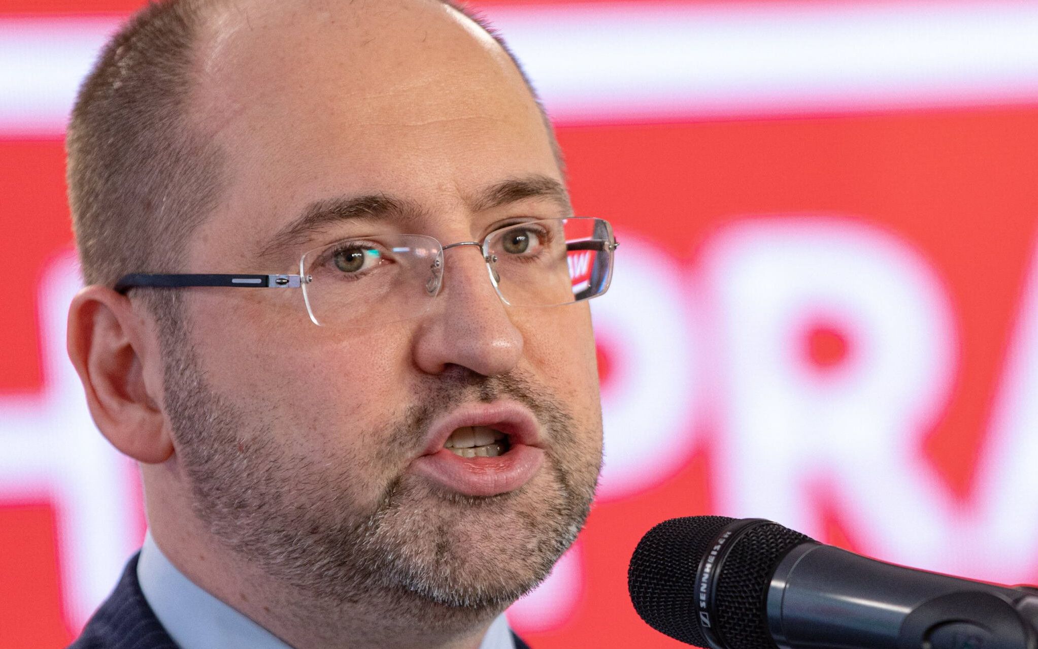 24.06.2020 Warszawa , ulica Wierzbowa 9 / 11 . Szef sztabu wyborczego Andrzeja Dudy Adam Bielan podczas prezentacji nowego spotu wyborczego .
Fot. Dawid Zuchowicz / Agencja Gazeta