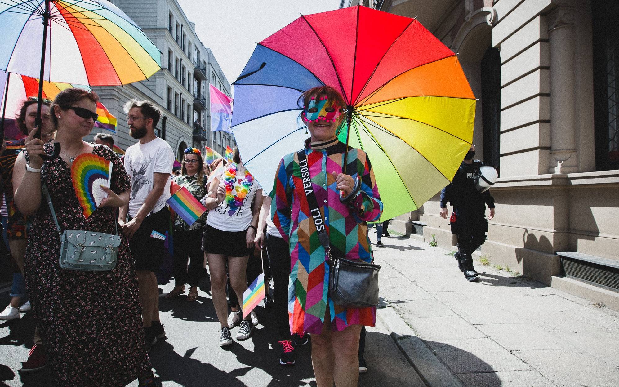 Grafika do artykułu Sejm zajmie się projektem "Stop LGBT" Kai Godek. Z ulic znikną tęczowe flagi i Marsze Równości?