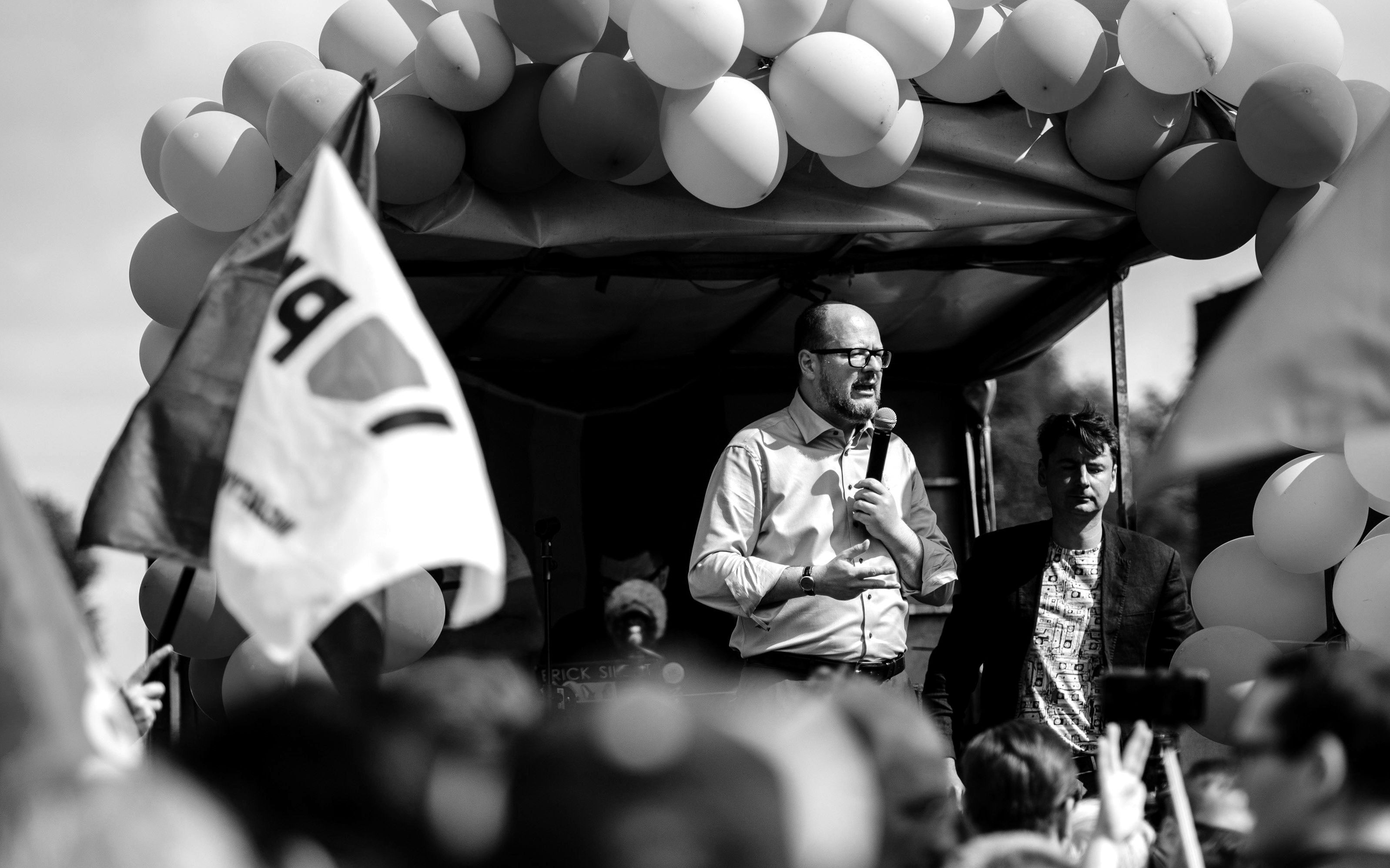 Grafika do artykułu Paweł Adamowicz odświeżył polski konserwatyzm. Pokazał, że nie musi wykluczać zasady równości