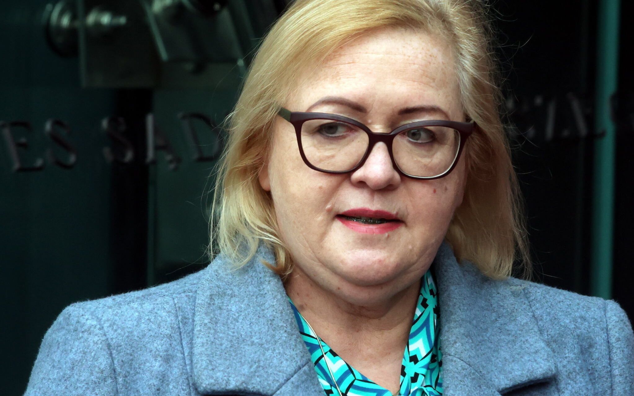 14.12.2020  Warszawa . Pierwsza Prezes SN Malgorzata Manowska podczas uroczystosci odsloniecia popiersia pierwszego prezesa Sadu najwyzszego Stanislawa Pomian Srzednickiego przed budynkiem Sadu Najwyzszego .
Fot . Kuba Atys / Agencja Gazeta