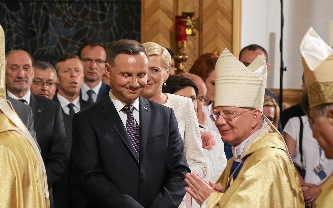 06.06.2017 Zakopane . Sanktuarium Matki Bozej Fatimskiej na Krzeptowkach . Prezydent RP Andrzej Duda z malzonka Agata Kornhauser Duda i ksiadz Arcybiskup Marek Jedraszewski podczas uroczystosci 100. rocznicy objawien fatimskich .
Fot. Marek Podmokly / Agencja Gazeta