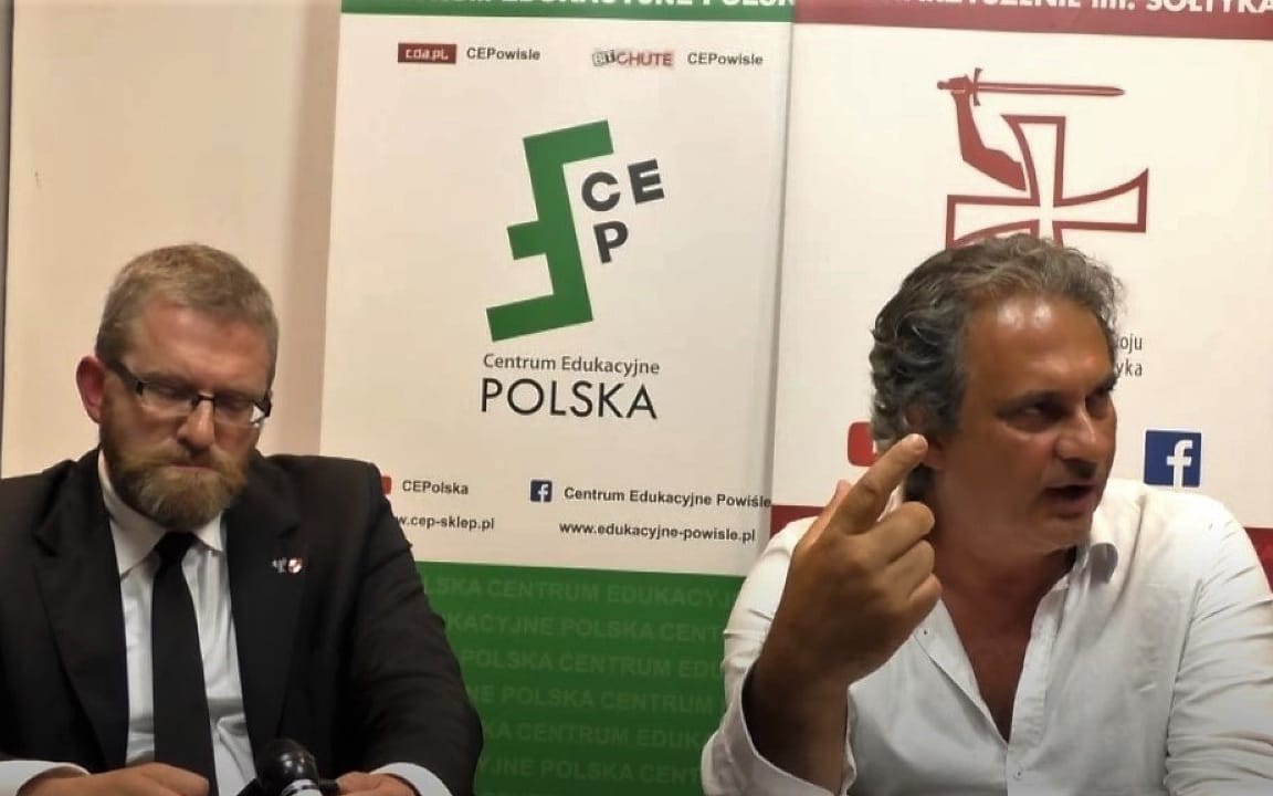Grafika do artykułu Neofaszysta Roberto Fiore w Warszawie zagrzewał Grzegorza Brauna do walki o nacjonalistyczną Europę