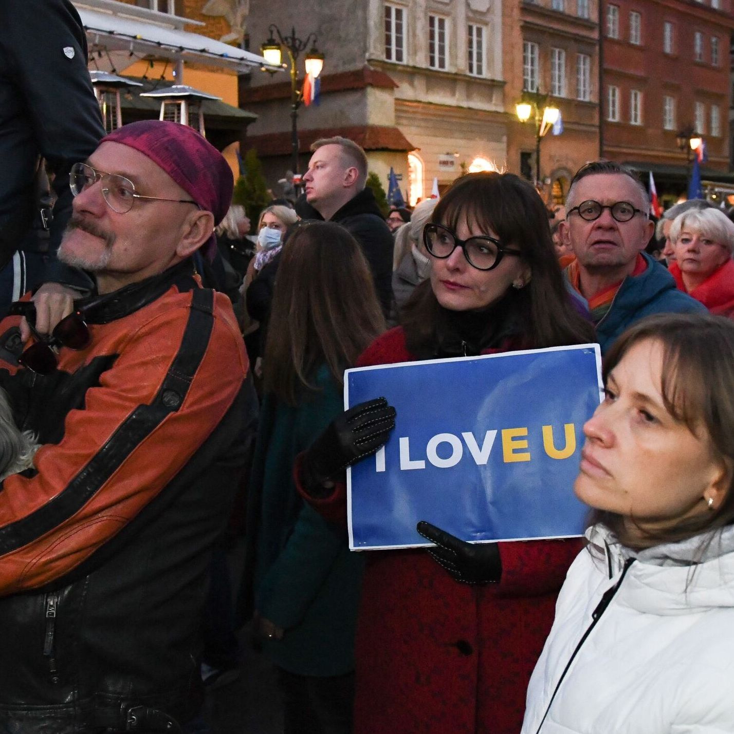 Warszawa, 10.10.2021. Zostajemy w UE – demonstracja na pl. Zamkowym