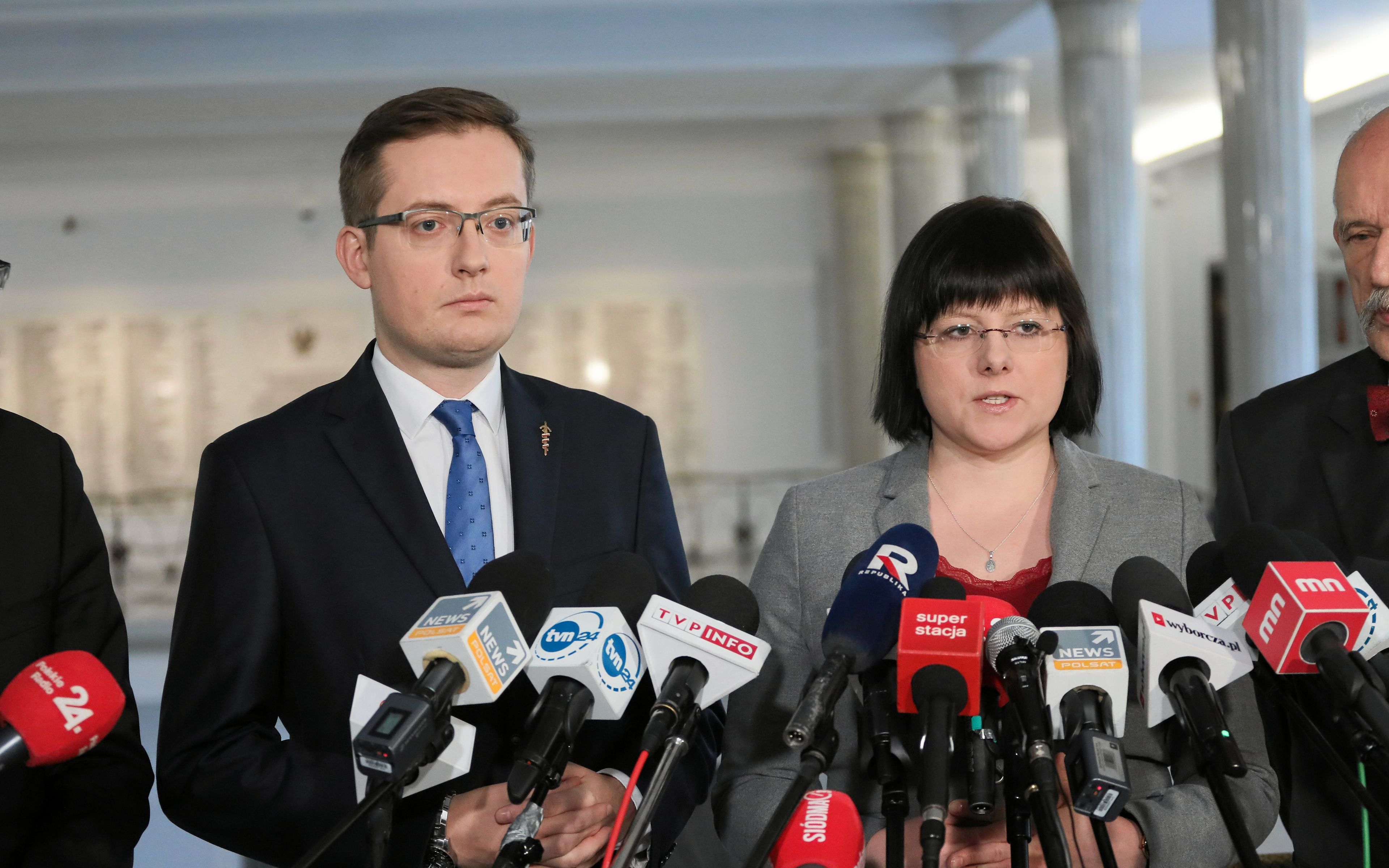 28.01.2019 Warszawa , Sejm . Od lewej : Grzegorz Braun , Robert Winnicki , Kaja Godek i Janusz Korwin - Mikke podczas konferencji prasowej Koalicji na Wybory do Europarlamentu . 
Fot. Slawomir Kaminski / Agencja Gazeta