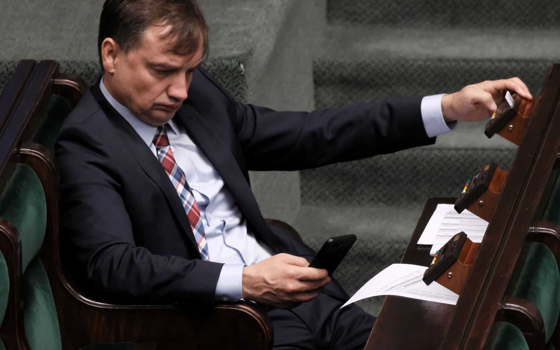 Grafika do artykułu Organizacje pozarządowe pod lupą Ziobry: chce je piętnować i kontrolować. Gra ostrzej niż Orban