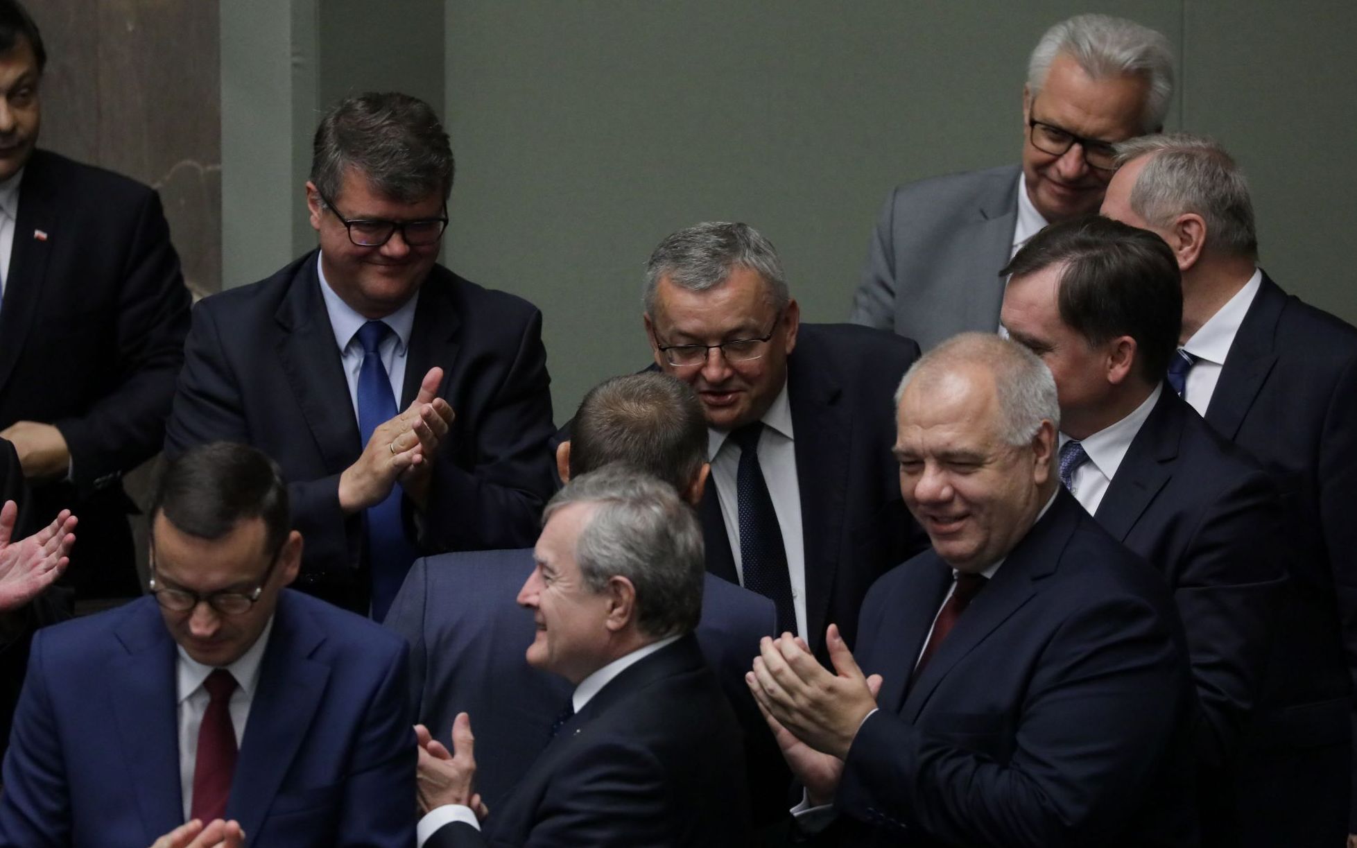 Grafika do artykułu Pisokratura - nomenklatura partyjna. Degradacja i demoralizacja administracji publicznej