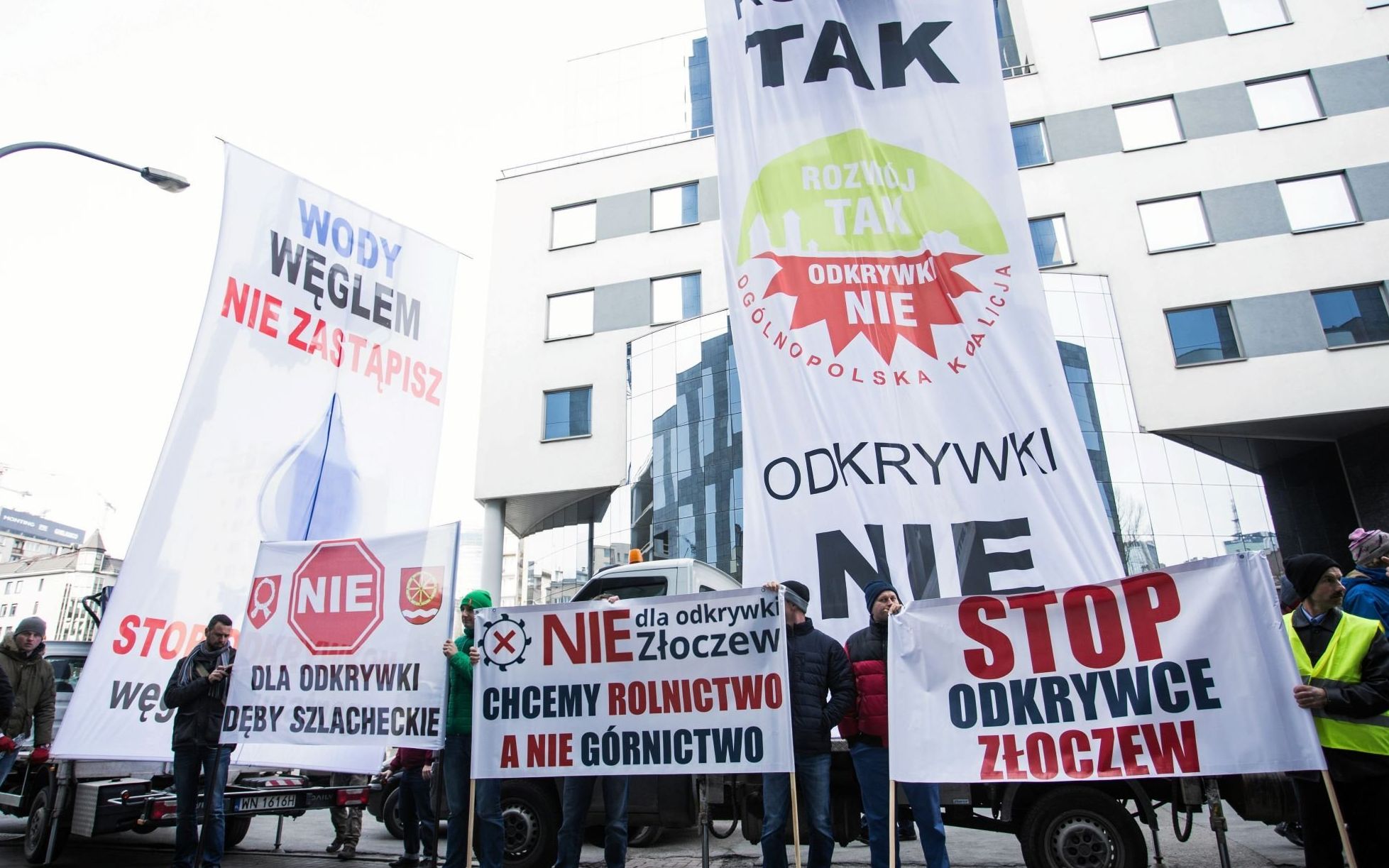 Grafika do artykułu Jak (nie) odejść od węgla brunatnego? Im później, tym drożej