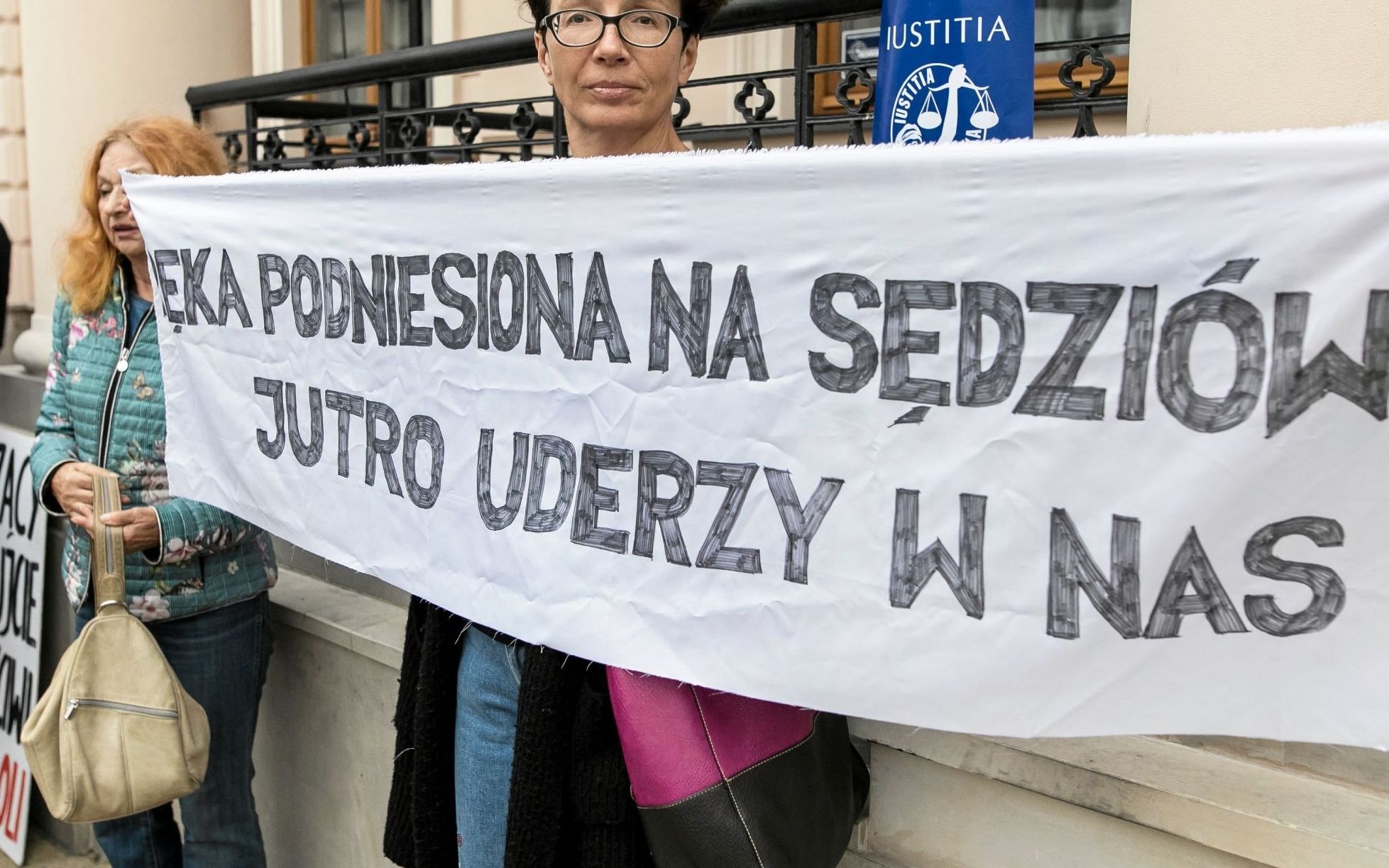 Grafika do artykułu Resort Ziobry żąda od prezesów sądów donosów na niepokornych sędziów