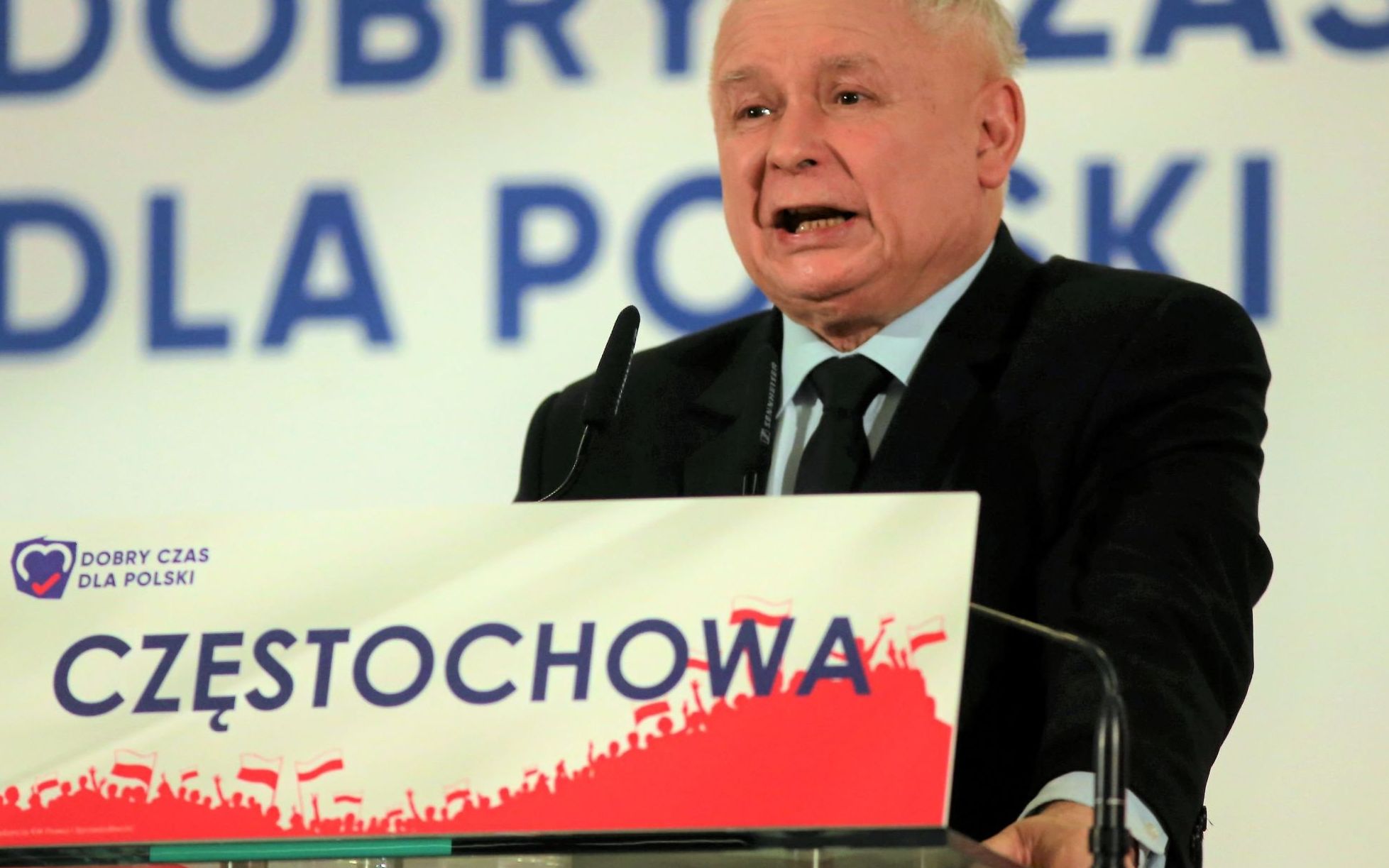 Grafika do artykułu Tęczowy neomarksizm u bram. Polska prawica i Kościół przejęli tę narrację z USA i Rosji
