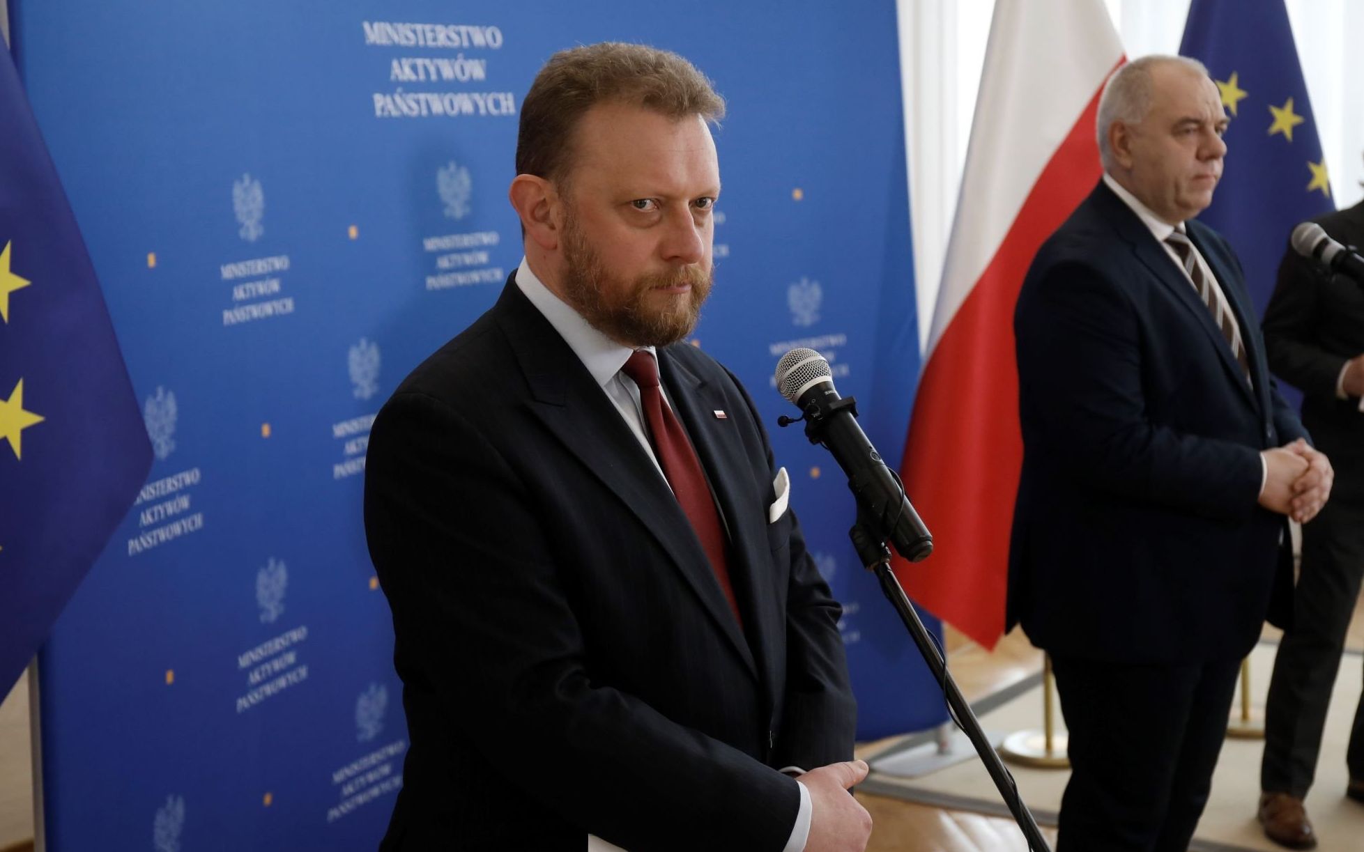 Grafika do artykułu Korona na kopalniach. Mit, że je likwidują. Mitem może być też 100 proc. pensji dla górników