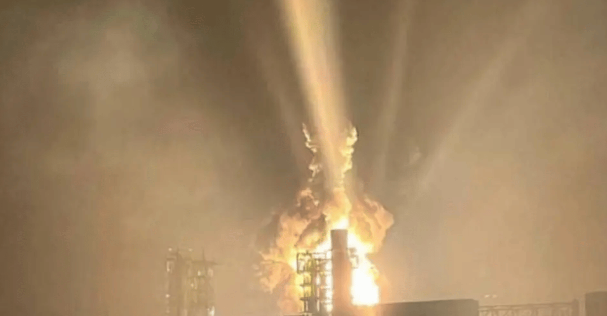 Ukraińcy trafili kolejną rosyjską rafinerię, tym razem koło Petersburga