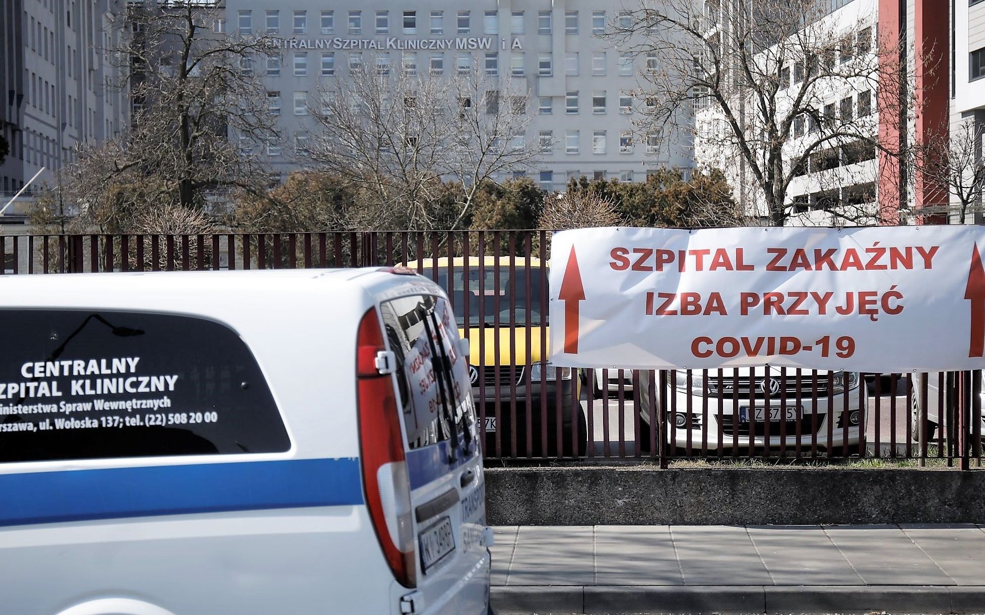 Grafika do artykułu Lekarka ze szpitala zakaźnego: oficjalne dane zgonów mogły być zaniżone [ROZMOWA]