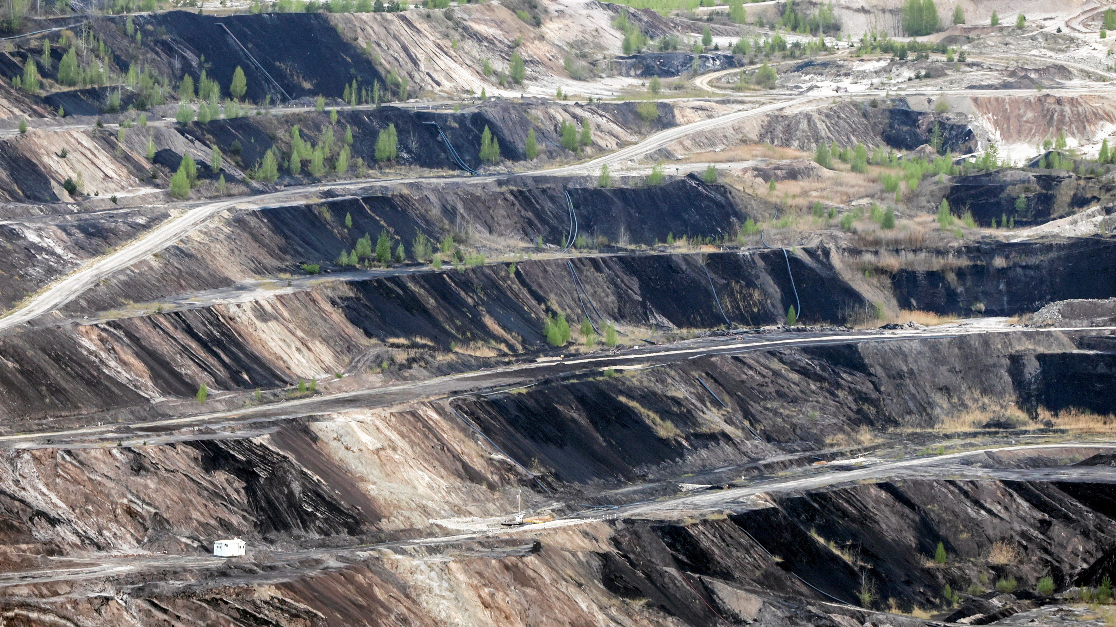 27.04.2023 Kopalnia Wegla Brunatnego " Belchatow " nalezaca do PGE Gornictwo i Energetyka Konwencjonalna SA . Wyrobisko gornicze Pole Belchatow na ternie elektrowni Belchatow gdzie powstanie najglebsze jezioro w Polsce .
Fot. Piotr Skornicki / Agencja Wyborcza.pl