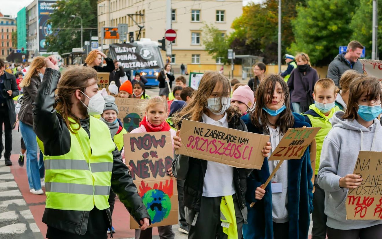 Grafika do artykułu Młodzieżowy Strajk Klimatyczny żąda uznania przez UE energii jądrowej za zieloną, ale gazu nie