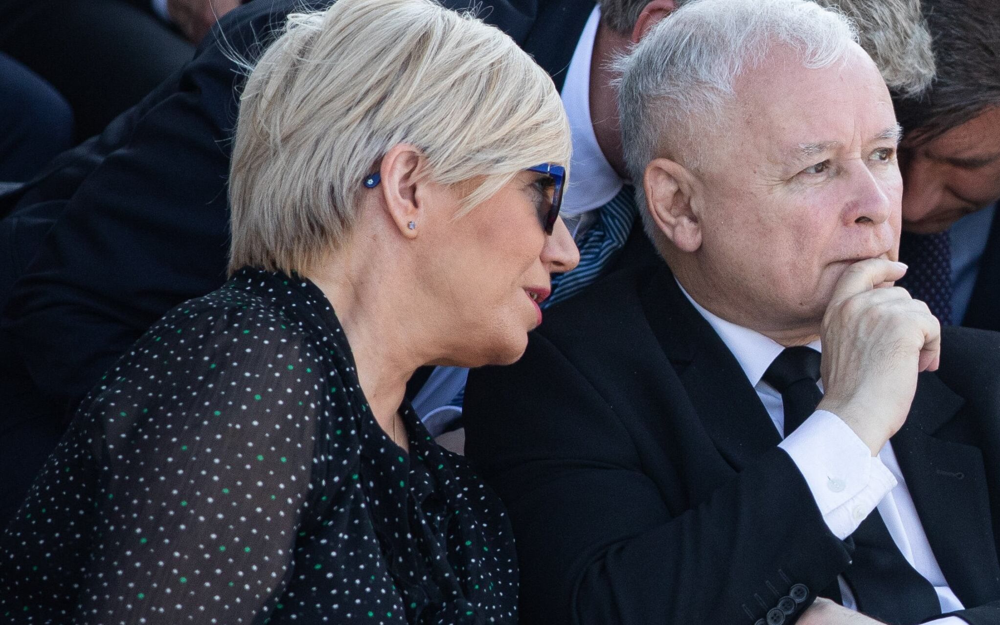 01.09.2019 Warszawa , plac Pilsudskiego . 80 rocznica wybuchu II wojny swiatowej . Od lewej: prezes Trybunalu Konstytucyjnego Julia Przylebska , szef Biura Bezpieczenstwa Narodowego Pawel Soloch , minister Michal Dworczyk , prezes Prawa i Sprawiedliwosci Jaroslaw Kaczynski , minister kultury i dziedzictwa narodowego Piotr Glinski , pierwsza prezes Sadu Najwyzszego Malgorzata Gersdorf , prezes Naczelnego Sadu Administracyjnego Marek Zirk - Sadowski podczas uroczystosci . 
Fot. Dawid Zuchowicz / Agencja Gazeta