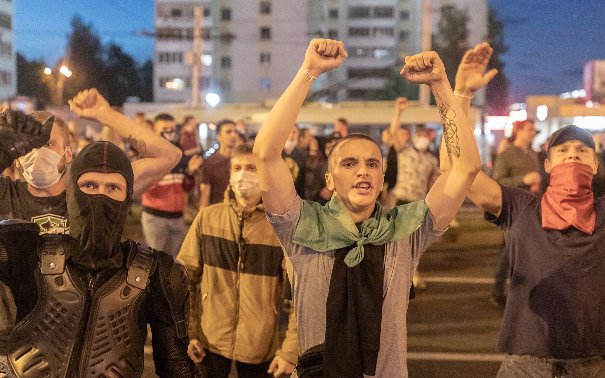 10.08.2020 Minsk , Bialorus . Drugi dzien protestow po wyborach prezydenckich na Bialorusi . Polaczone sluzby milicji i specnazu uzyly przeciwko protestujacym gazu lzawiacego, granatow hukowych i armatek wodnych . 
Fot. Jedrzej Nowicki / Agencja Gazeta