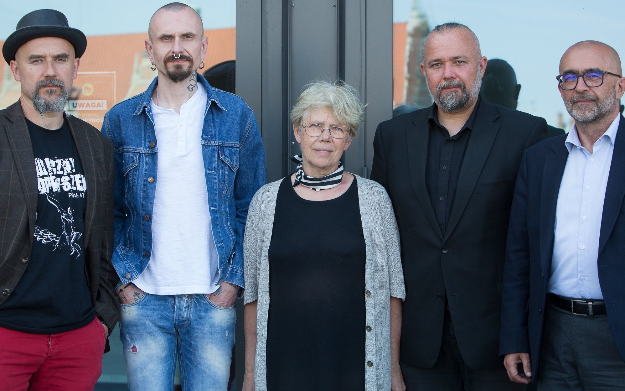 Grafika do artykułu Danuta Kuroń: Biskupi są winni, bo kryli sprawców. Proces w sprawie obalenia pomnika Jankowskiego