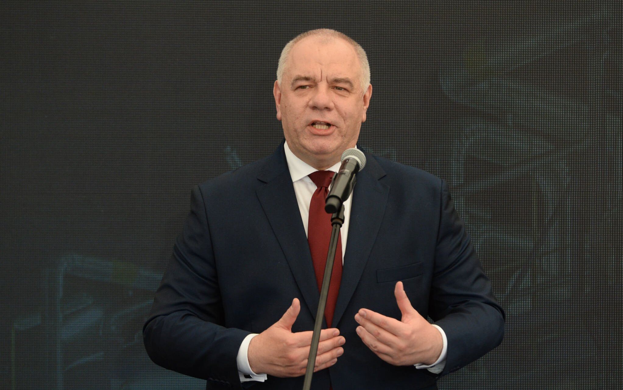 01.06.2020 Police , Zaklady Chemiczne Police . Minister Jacek Sasin podczas konferencji prasowej na temat osiagniecia kolejnego etapu projektu " Polimery Police " .
Fot. Krzysztof Hadrian / Agencja Gazeta