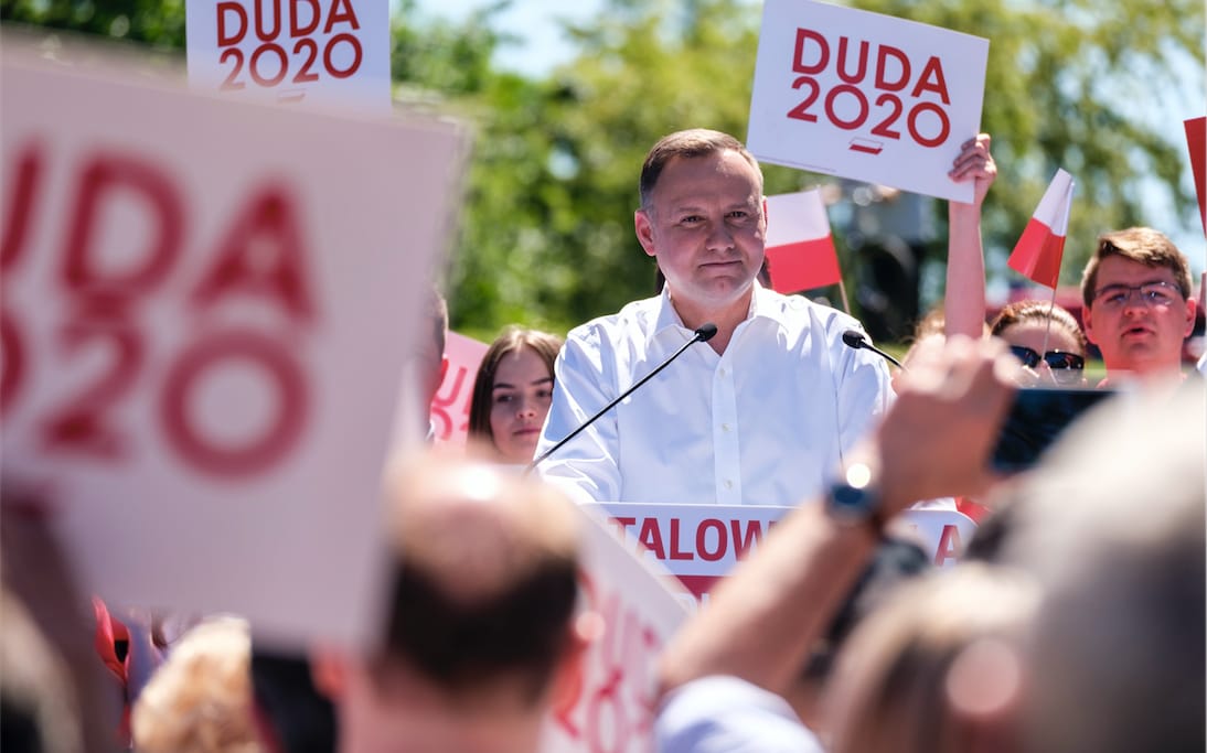Grafika do artykułu Prof. Szarfenberg: Dodatek dla zwolnionych to dobry pomysł. Ale PiS nie myśli o biedzie systemowo