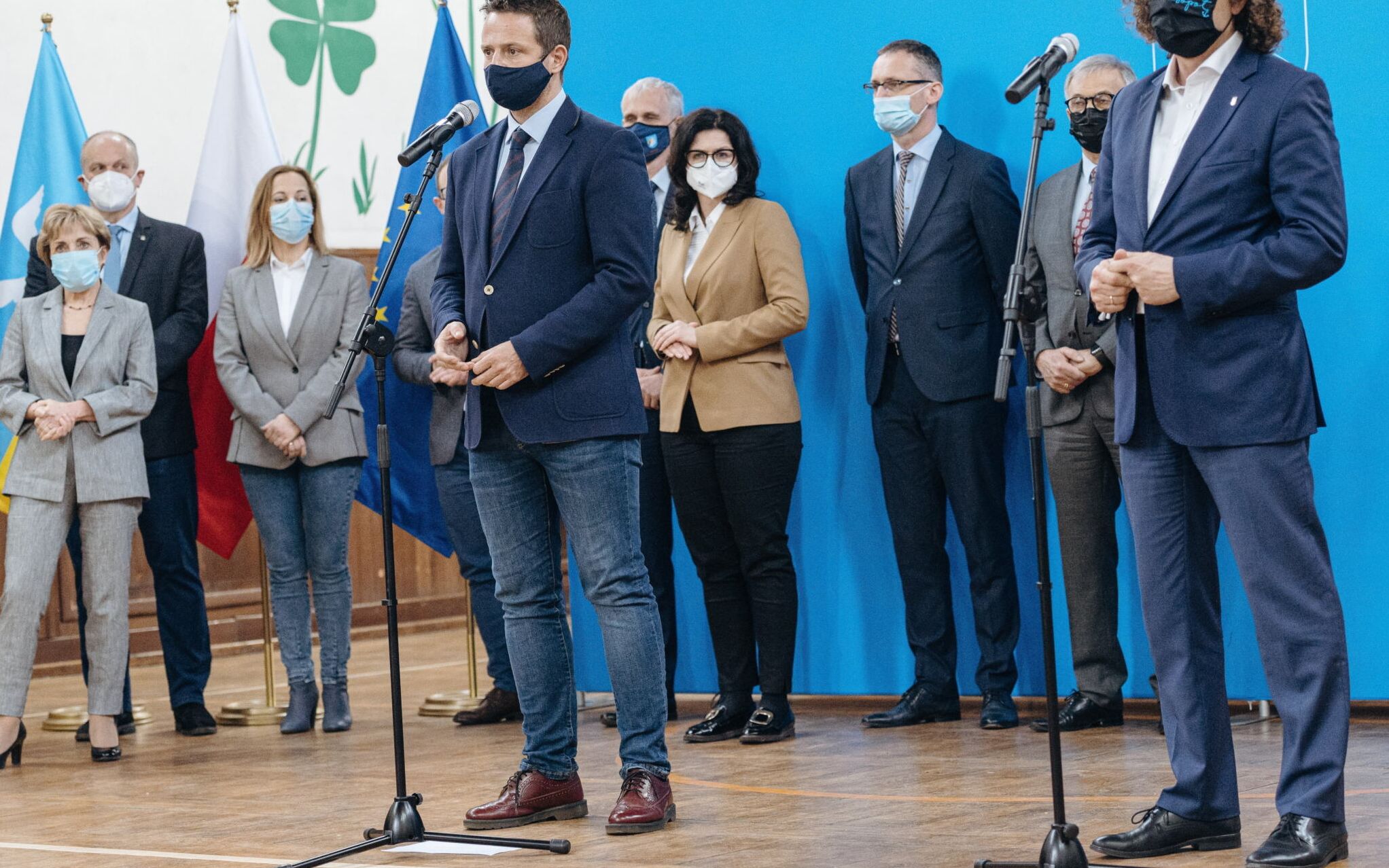 30.04.2021 Sopot , ul. Kosciuszki 18 . Zespol Szkol Handlowych . Rafal Trzaskowski (L) , Jacek Karnowski (P)podczas konferencji pomorskich samorzadowcow w sprawie Krajowego Planu Odbudowy .
fot. Bartosz Banka / Agencja Gazeta