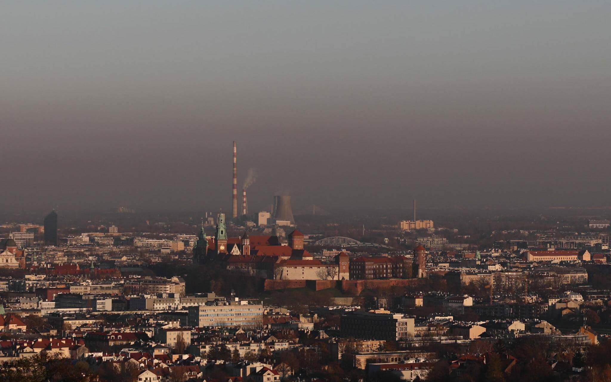 06.11.2018 Krakow . Smog nad miastem . Widok z Kopca Kosciuszki . 
Fot. Jakub Porzycki / Agencja Gazeta