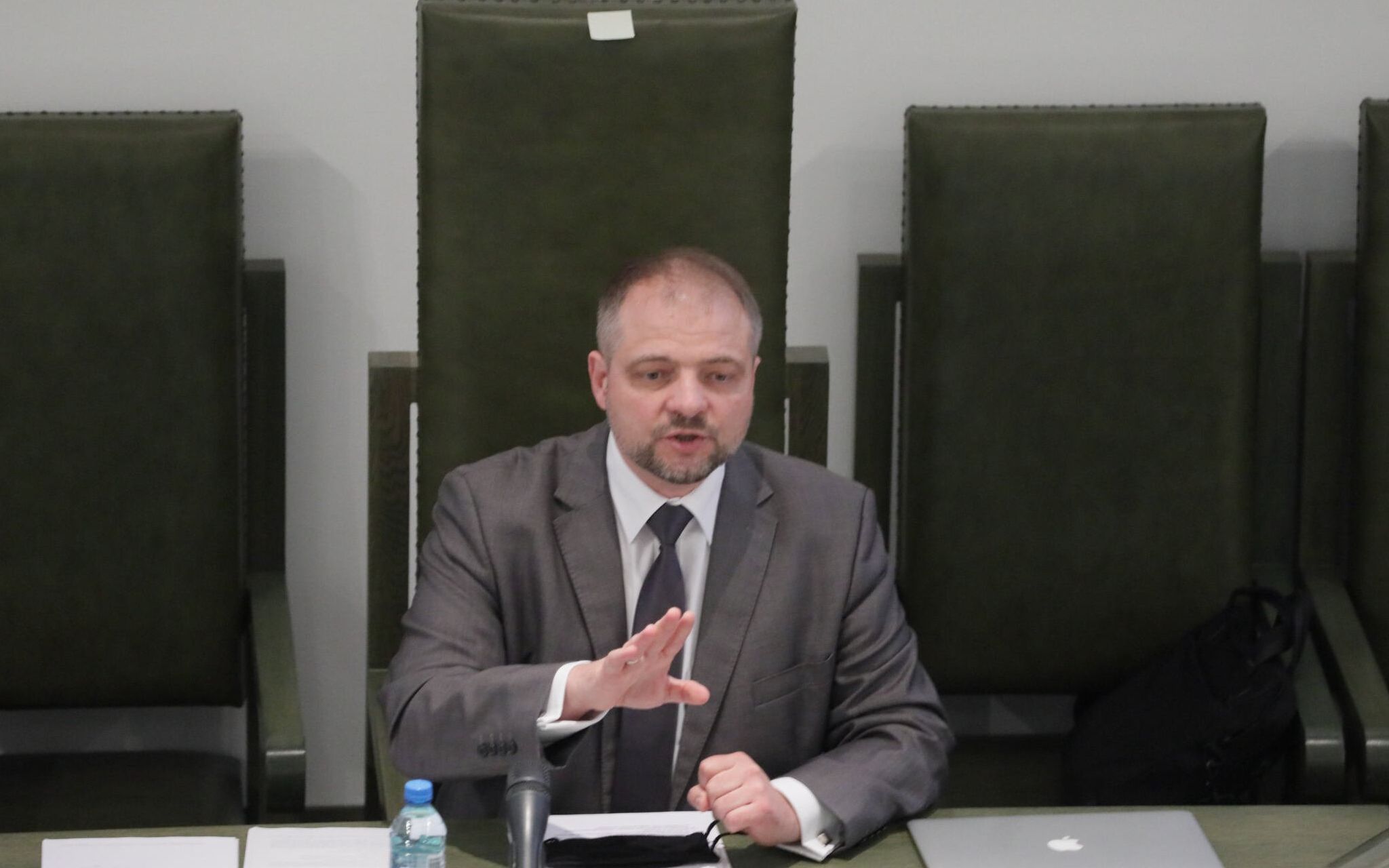 22.05.2020  Warszawa , plac Krasinskich . Sad Najwyzszy . Pelniacy obowiazki pierwszego prezesa Sadu Najwyzszego sedzia Aleksander Stepkowski podczas Zgromadzenia Ogolnego Sedziow Sadu Najwyzszego zwolanego w celu wyboru pierwszego prezesa Sadu Najwyzszego .
Fot. Slawomir Kaminski / Agencja Wyborcza.pl *** Local Caption ***