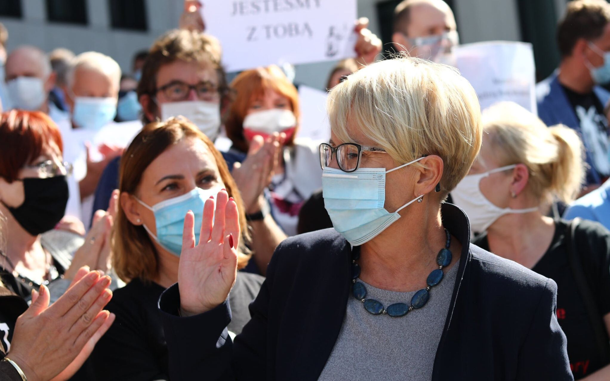 21.09.2020 Krakow , ulica Przy Rondzie . Sad Okregowy . Sedzia Beata Morawiec (P) podczas manifestacji solidarnosci z sedzia Beata Morawiec . 
Fot. Jakub Porzycki / Agencja Gazeta