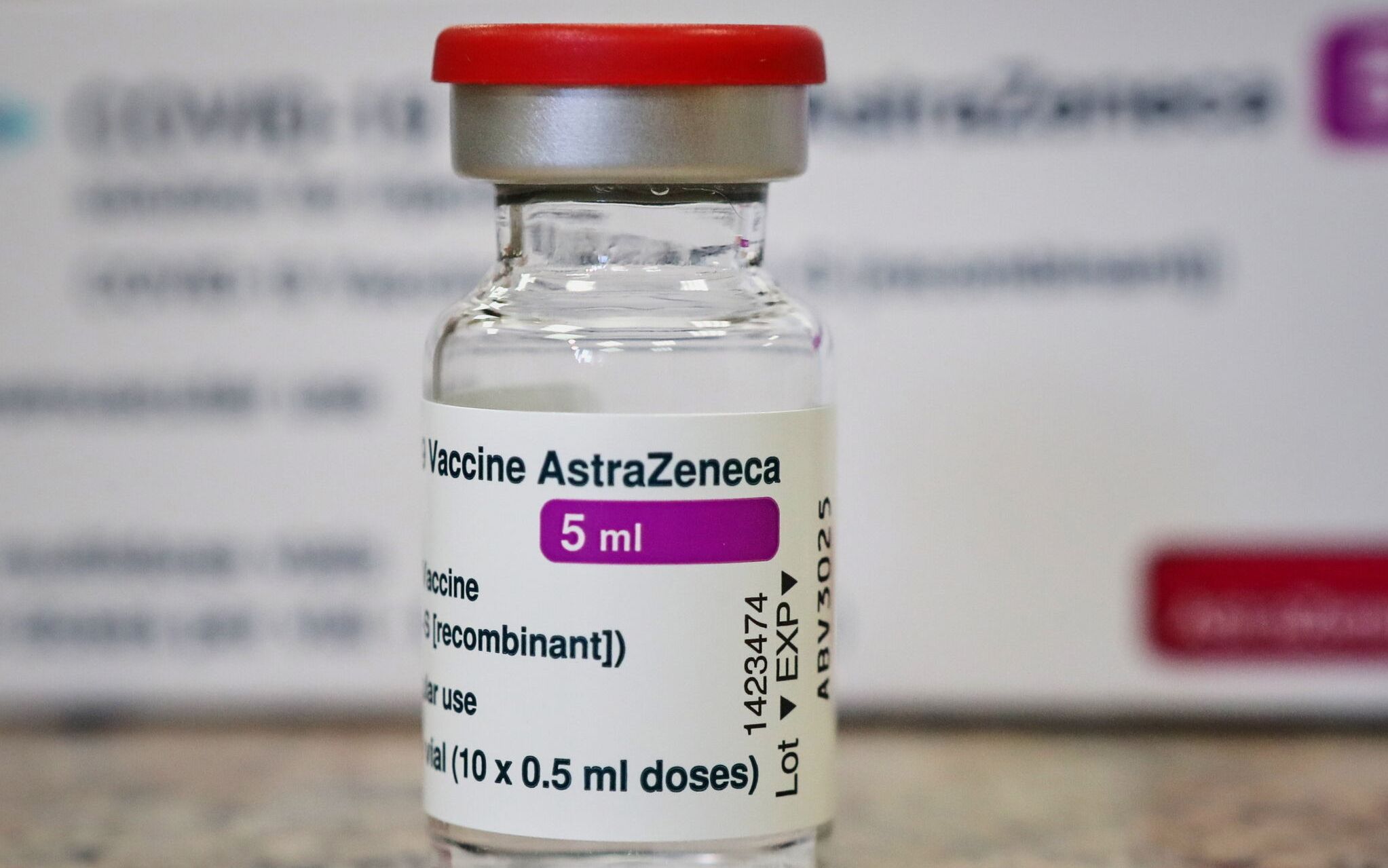 12.02.2021 Lodz , ulica Milionowa . Szpital Kliniczny imienia Karola Jonschera . Szczepionki przeciw covid - 19 firm AstraZeneca i Pfizer .
Fot. Tomasz Stanczak / Agencja Gazeta