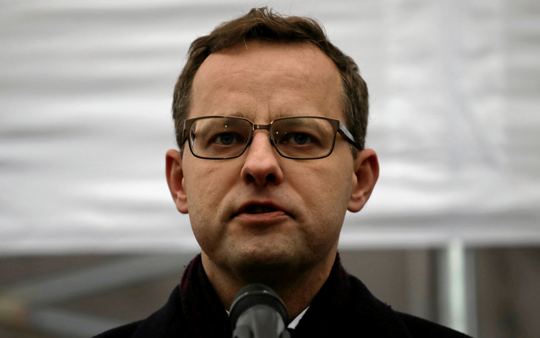 26.11.2019 Warszawa , ulica Kondratowicza 8 . Mazowiecki Szpital Brodnowski . Wiceminister sprawiedliwosci Marcin Romanowski podczas uroczystego rozpoczecia budowy kliniki '' Budzik '' dla doroslych .
Fot. Maciek Jazwiecki / Agencja Gazeta