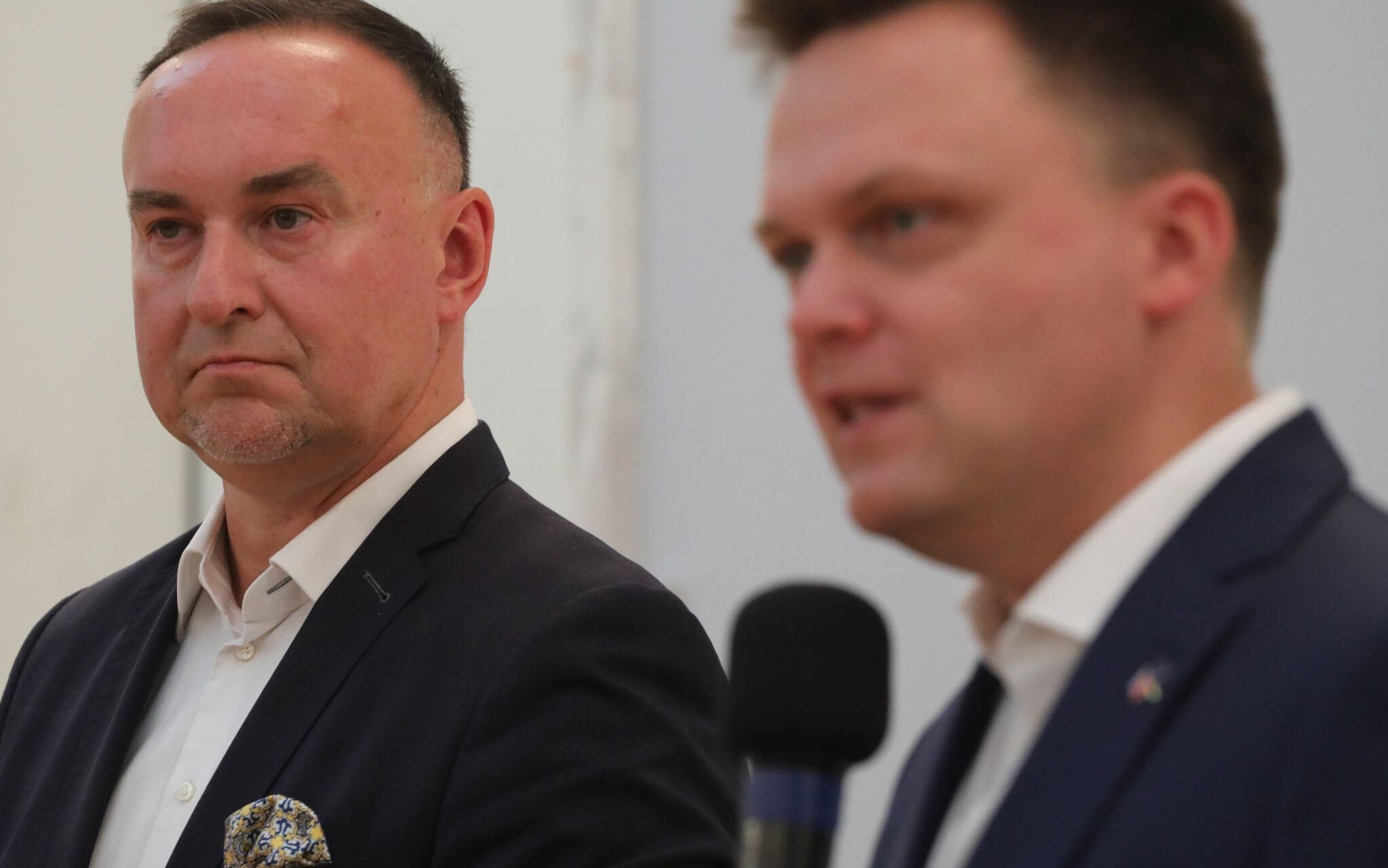 31.07.2020 Warszawa , ulica Fokasal . Centrum Medialne . Od lewej: Michal Kobosko , Szymon Holownia podczas prezentacji programu nowego ruchu '' Polska 2050 ''.
Fot. Slawomir Kaminski / Agencja Gazeta