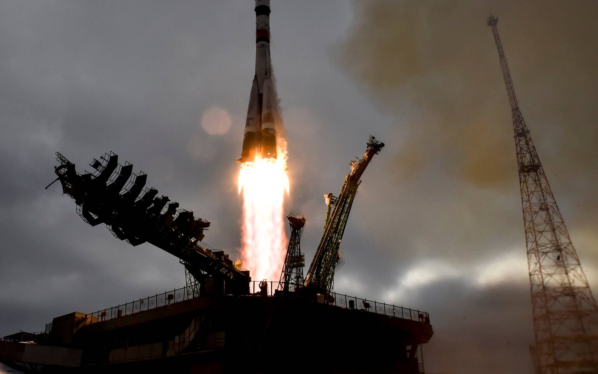 The Soyuz MS-20 spacecraft carrying the crew of Russian cosmonaut Alexander Misurkin, Japanese billionaire Yusaku Maezawa and his production assistant Yozo Hirano blasts off to the International Space Station (ISS) from the Moscow-leased Baikonur cosmodrome in Kazakhstan on December 8, 2021. (Photo by Kirill KUDRYAVTSEV / AFP)