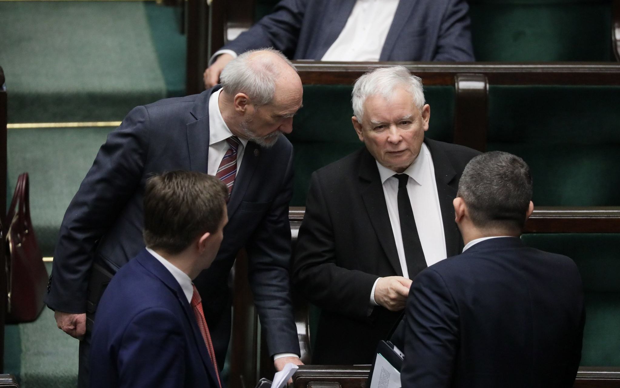 03.04.2020 Warszawa . Sejm . Ryszard Terlecki , Antoni Macierewicz , Jaroslaw Kaczynski , Lukasz Schreiber , Krzysztof Sobolewski podczas drugiego dnia 9 posiedzenia Sejmu IX kadencji w czasie epidemii koronawirusa .
Fot. Slawomir Kaminski / Agencja  Gazeta
